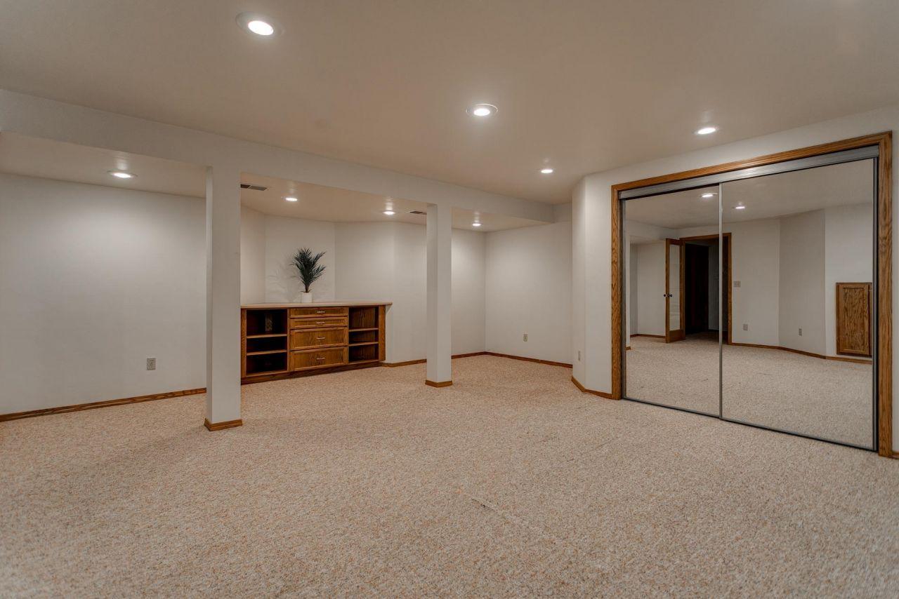 GREEN BAY, Wisconsin, 54313, United States, 5 Bedrooms Bedrooms, ,4 BathroomsBathrooms,Residential,For Sale,1768354