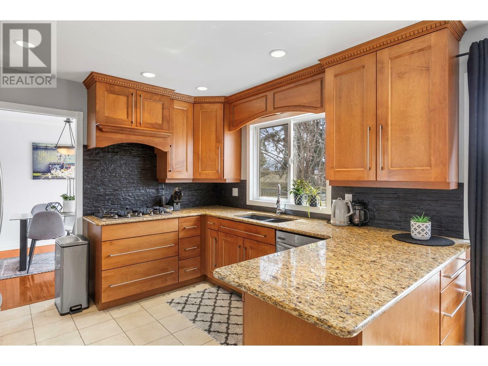WEST KELOWNA, British Columbia, V1Z 1Z4, CA, 5 Bedrooms Bedrooms, ,1 BathroomBathrooms,Residential,For Sale,1836903