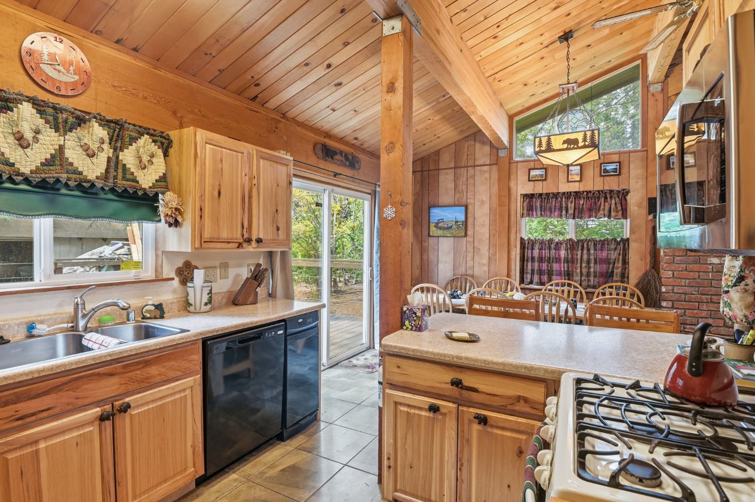 Tahoma, California, 96142, United States, 4 Bedrooms Bedrooms, ,2 BathroomsBathrooms,Residential,For Sale,2003437