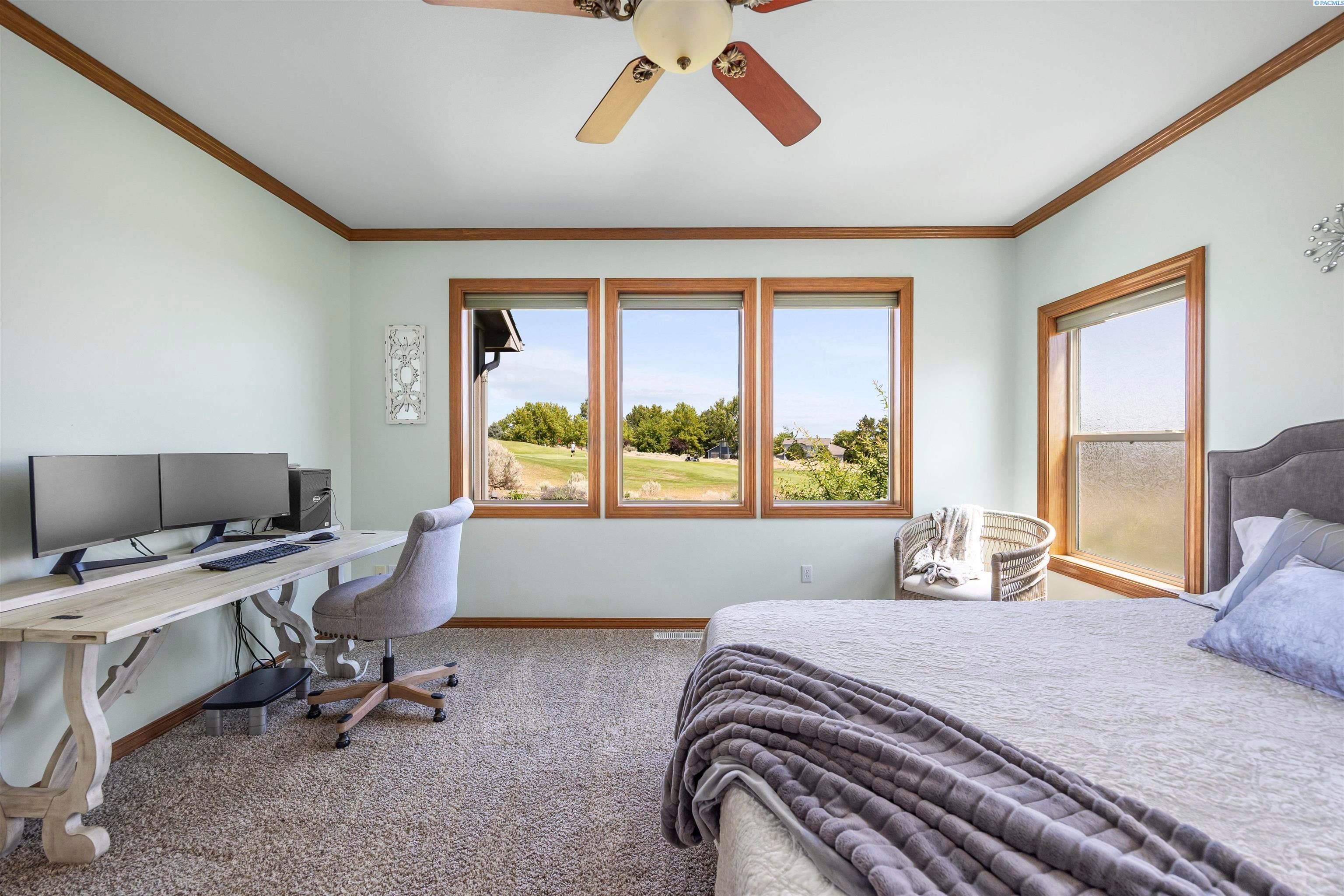 Richland, Washington, 99354, United States, 4 Bedrooms Bedrooms, ,3 BathroomsBathrooms,Residential,For Sale,1998079