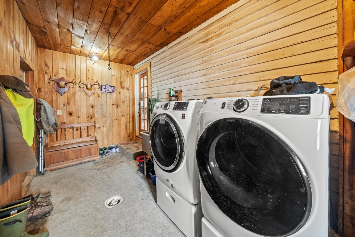 Oxford, New York, 13830, United States, 4 Bedrooms Bedrooms, ,3 BathroomsBathrooms,Residential,For Sale,1722820