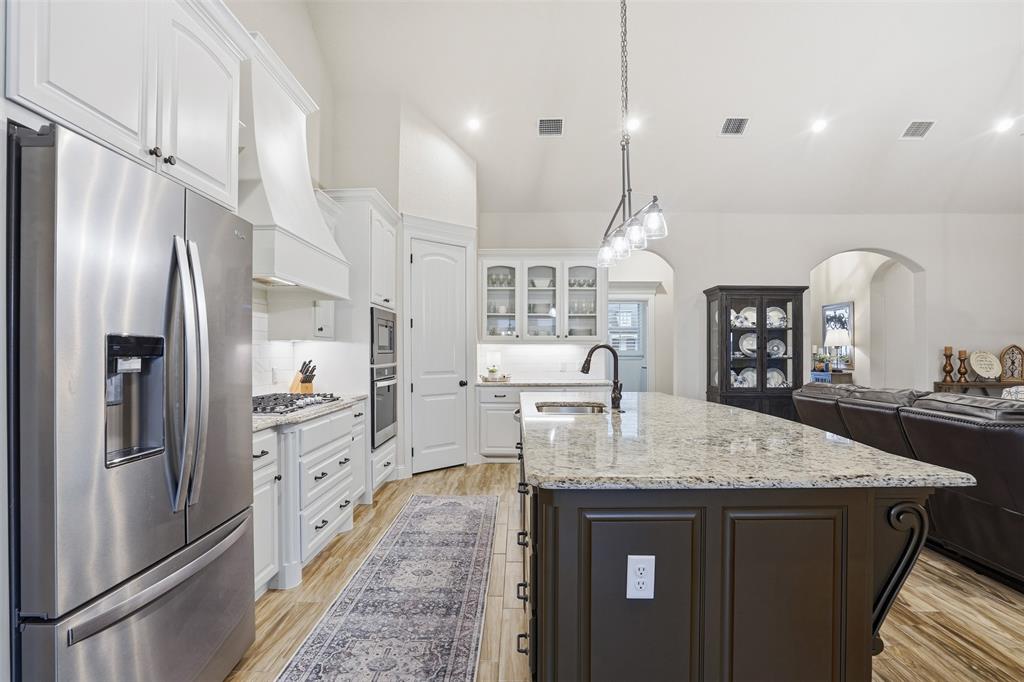 Granbury, Texas, 76048, United States, 4 Bedrooms Bedrooms, ,3 BathroomsBathrooms,Residential,For Sale,2001817