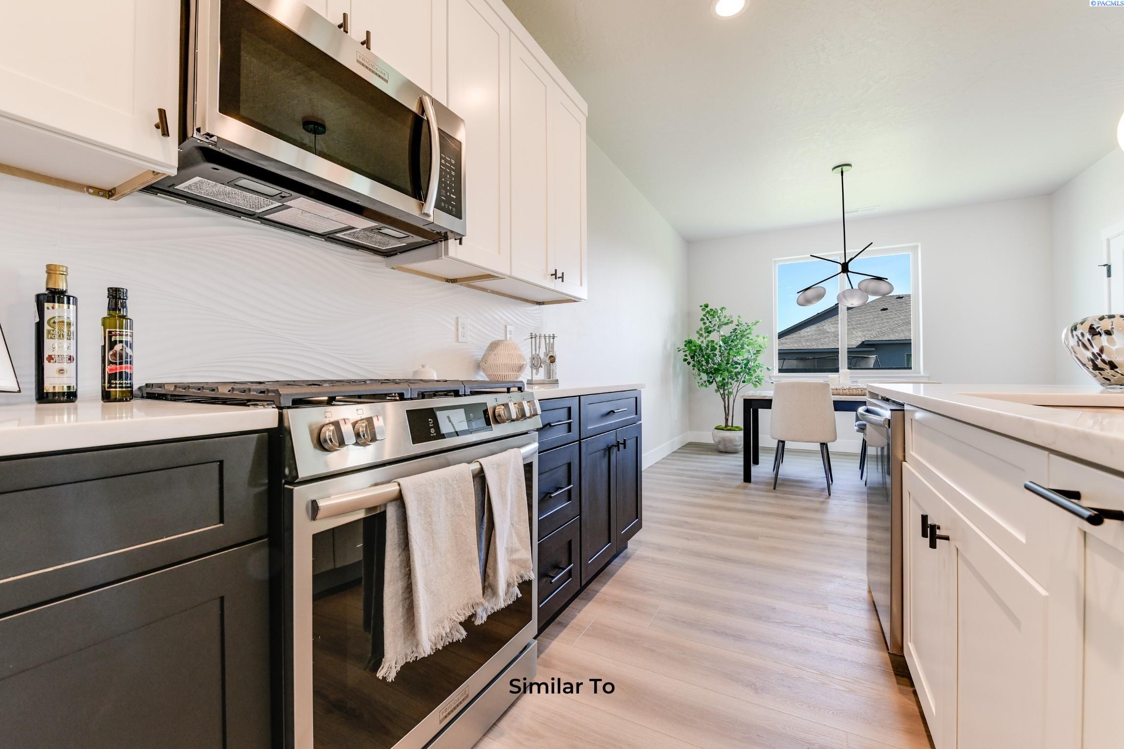 Kennewick, Washington, 99338, United States, 3 Bedrooms Bedrooms, ,1 BathroomBathrooms,Residential,For Sale,1954756