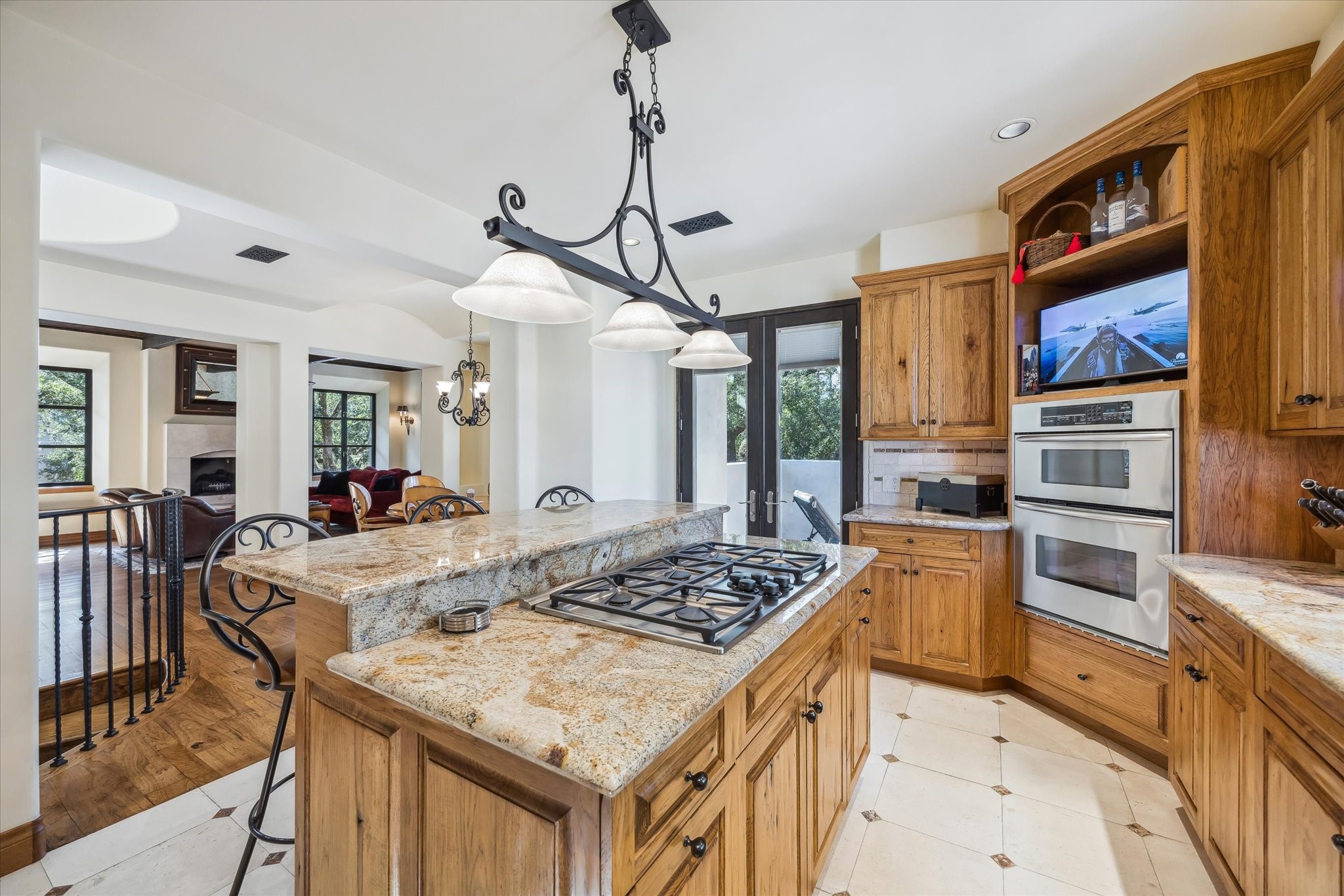  4320 Dickson - 物件實景