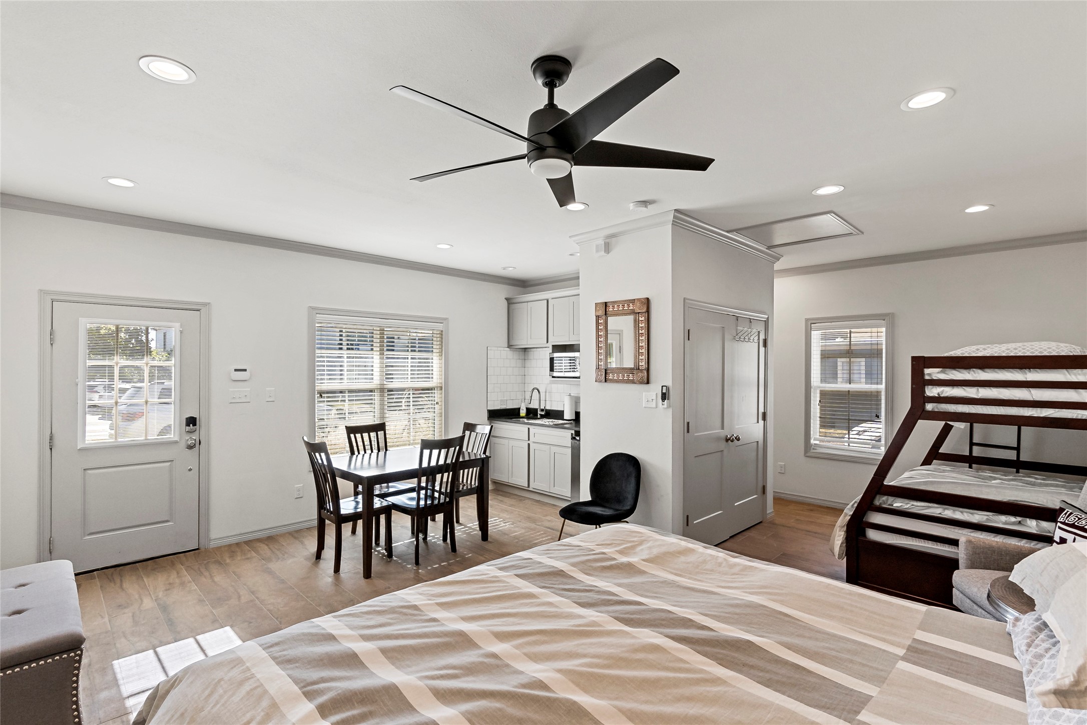 College Station, Texas, 77840, United States, 6 Bedrooms Bedrooms, ,7 BathroomsBathrooms,Residential,For Sale,1989184