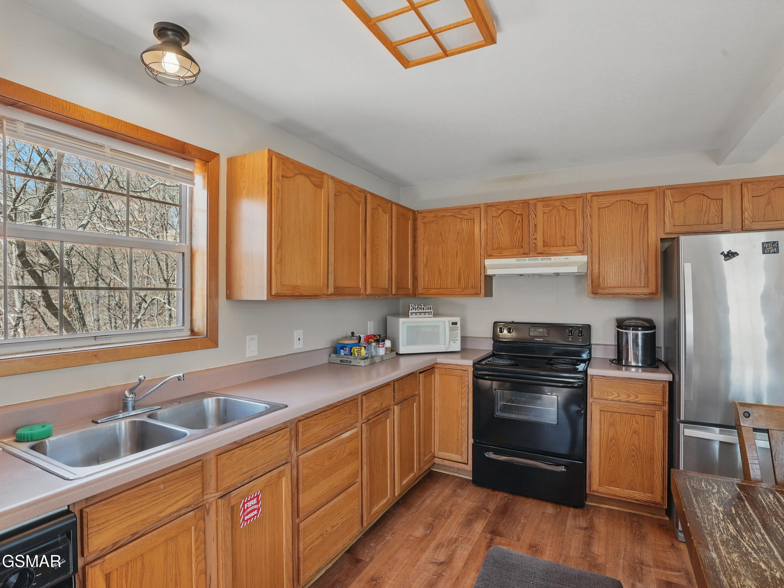 Sevierville, Tennessee, 37862, United States, 4 Bedrooms Bedrooms, ,4 BathroomsBathrooms,Residential,For Sale,1928757