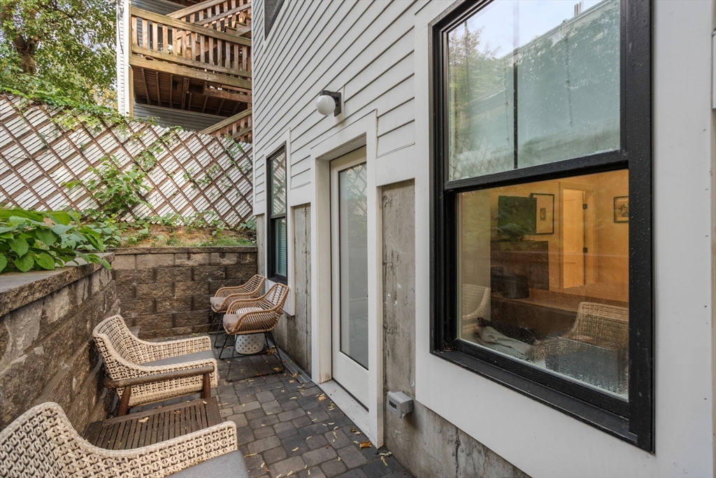 Boston, Massachusetts, 02128, United States, 2 Bedrooms Bedrooms, ,2 BathroomsBathrooms,Residential,For Sale,1940693