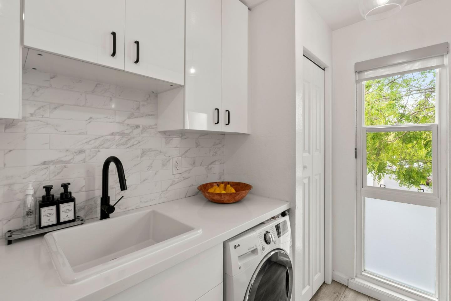 San Mateo, California, 94403, United States, 2 Bedrooms Bedrooms, ,1 BathroomBathrooms,Residential,For Sale,1947127