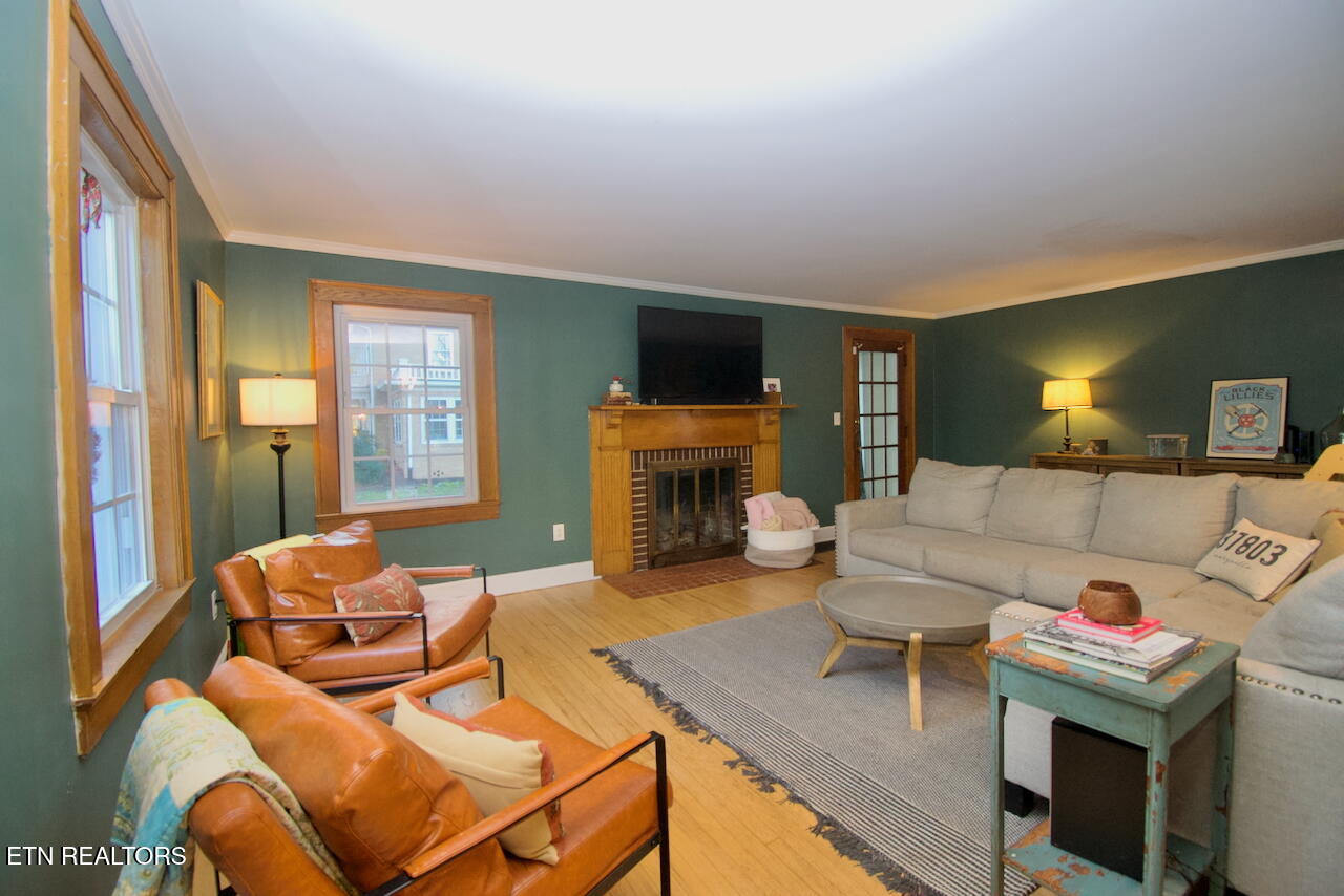 Maryville, Tennessee, 37803, United States, 4 Bedrooms Bedrooms, ,3 BathroomsBathrooms,Residential,For Sale,1989272