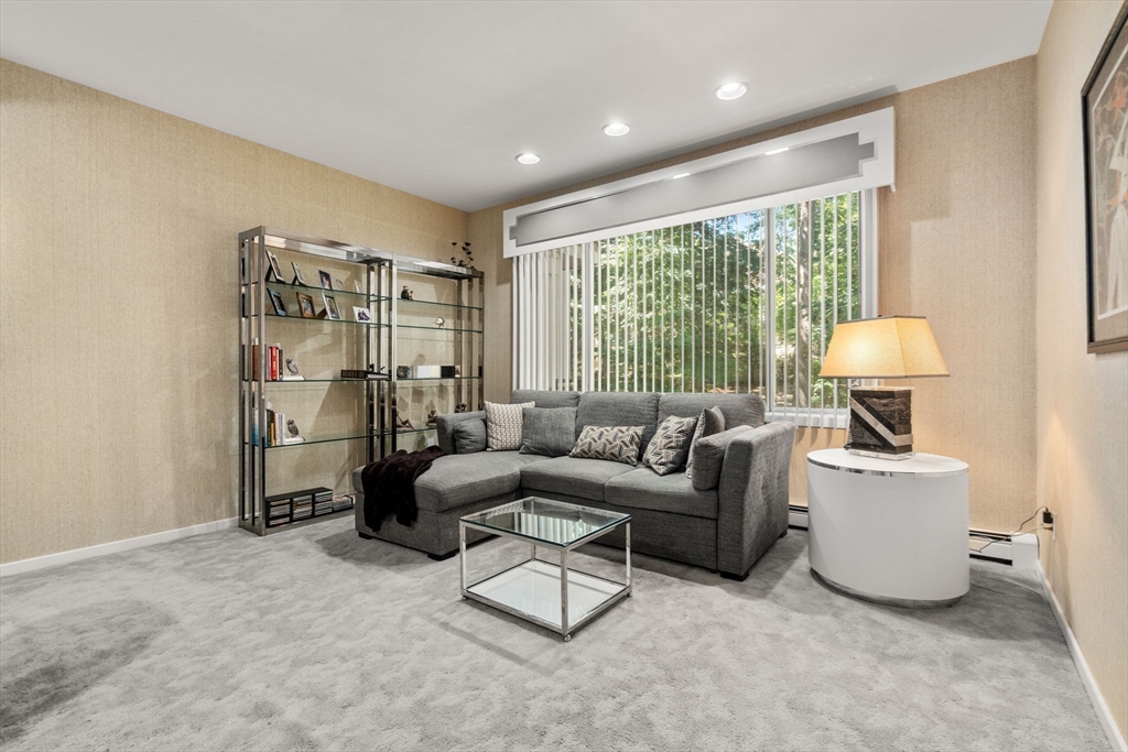 Boston, Massachusetts, 02467, United States, 2 Bedrooms Bedrooms, ,3 BathroomsBathrooms,Residential,For Sale,1940197