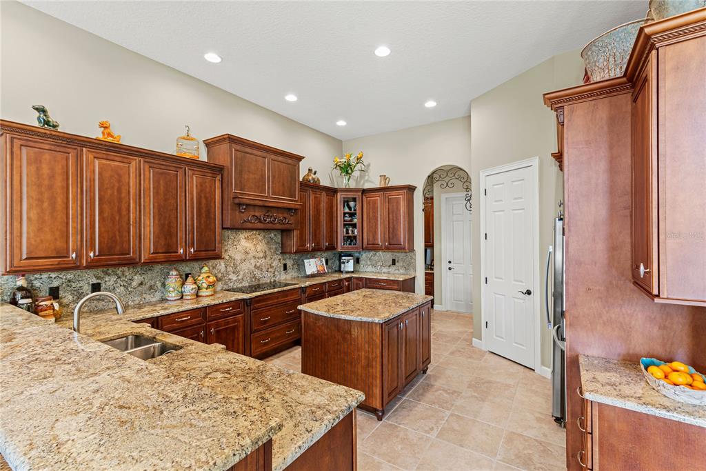 Lake Mary, Florida, 32746, United States, 5 Bedrooms Bedrooms, ,4 BathroomsBathrooms,Residential,For Sale,1827017