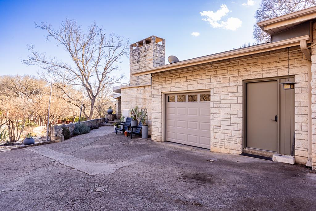 Kerrville, Texas, 78028, United States, 3 Bedrooms Bedrooms, ,3 BathroomsBathrooms,Residential,For Sale,2016606