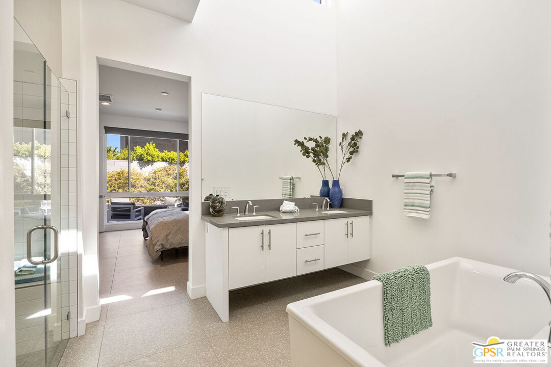 Palm Springs, California, 92262, United States, 3 Bedrooms Bedrooms, ,3 BathroomsBathrooms,Residential,For Sale,1927236