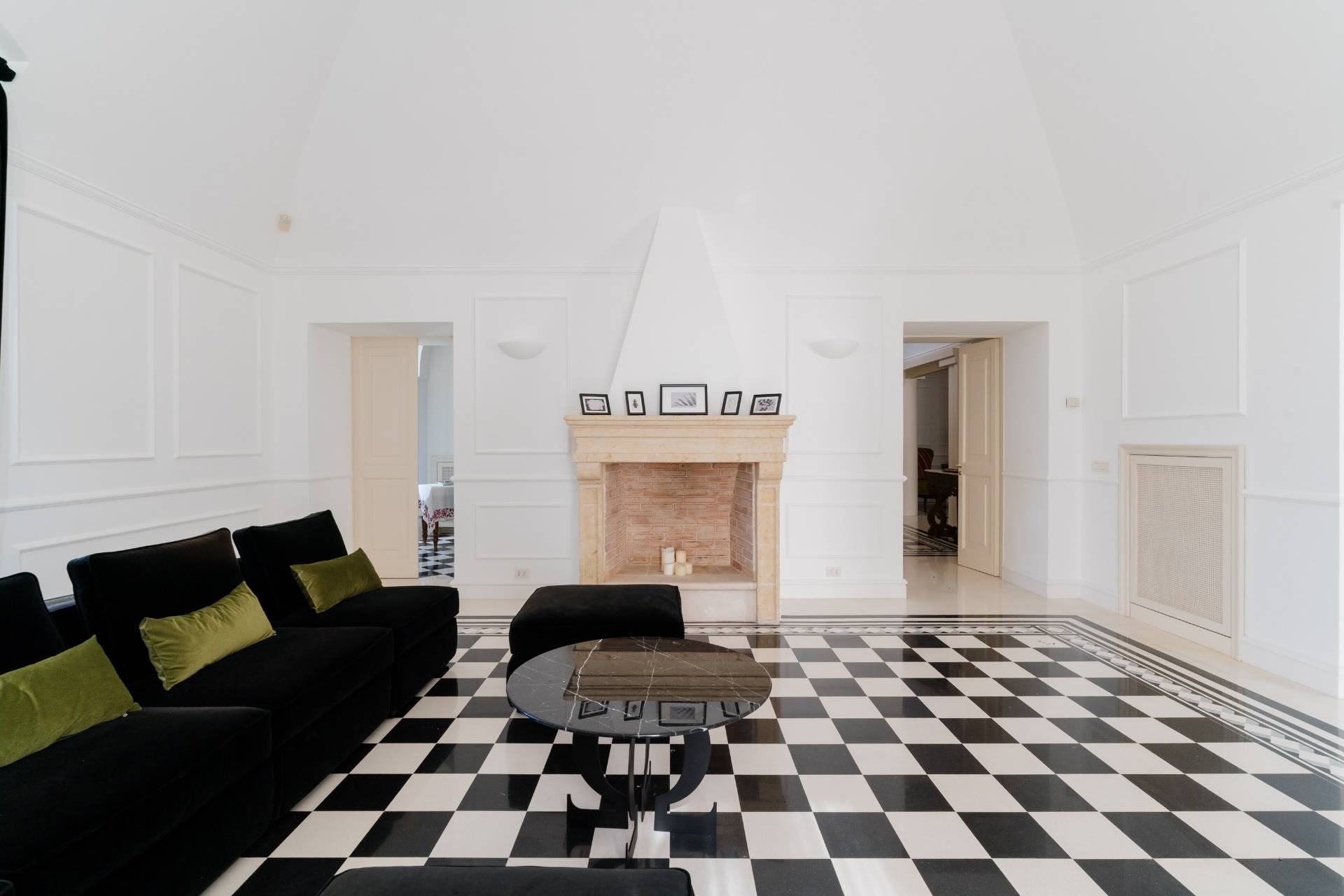 Gioia del Colle, Bari, 70023, IT, 6 Bedrooms Bedrooms, ,9 BathroomsBathrooms,Residential,For Sale,1991978