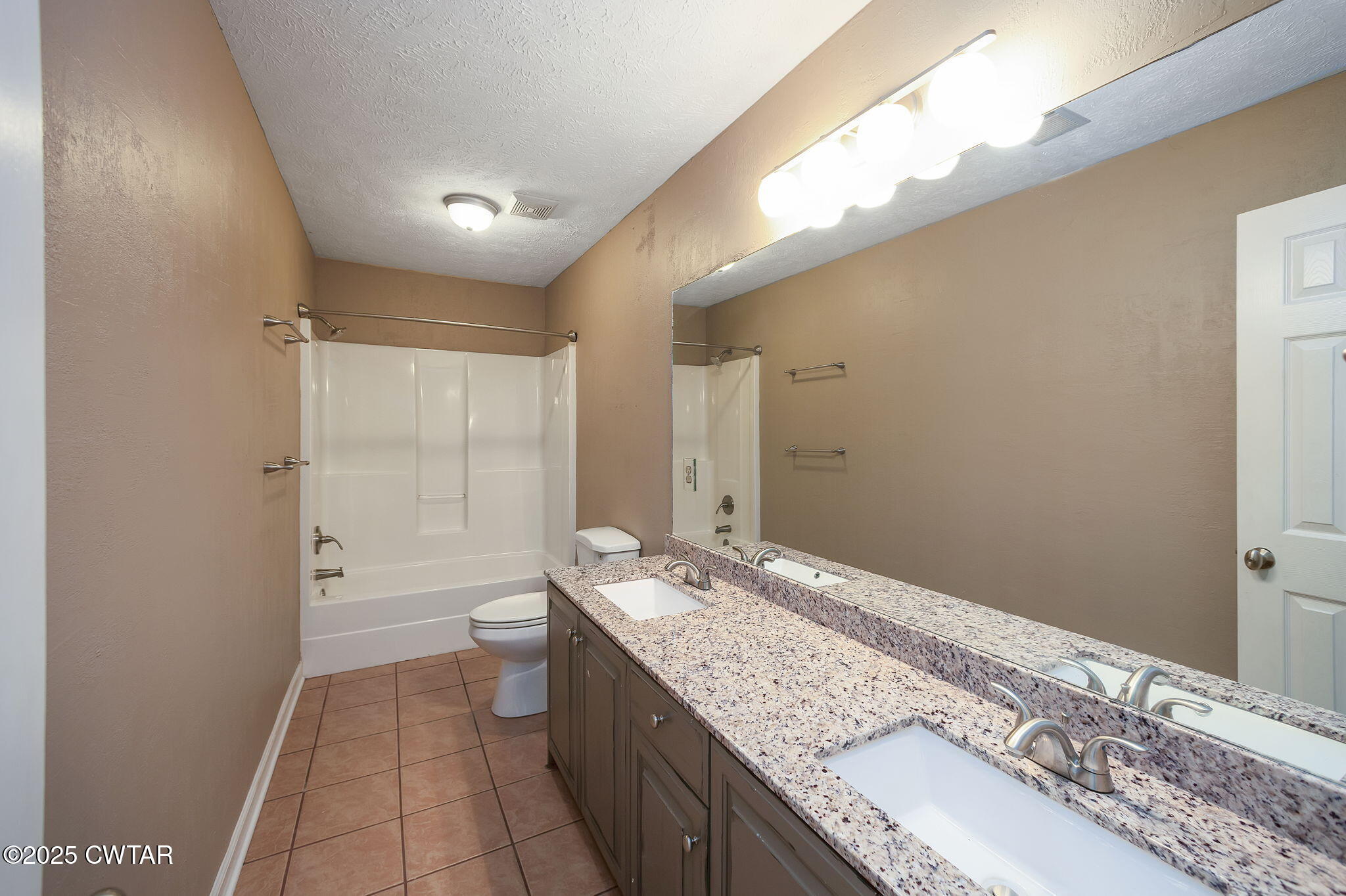 Jackson, Tennessee, 38305, United States, 4 Bedrooms Bedrooms, ,3 BathroomsBathrooms,Residential,For Sale,1929723