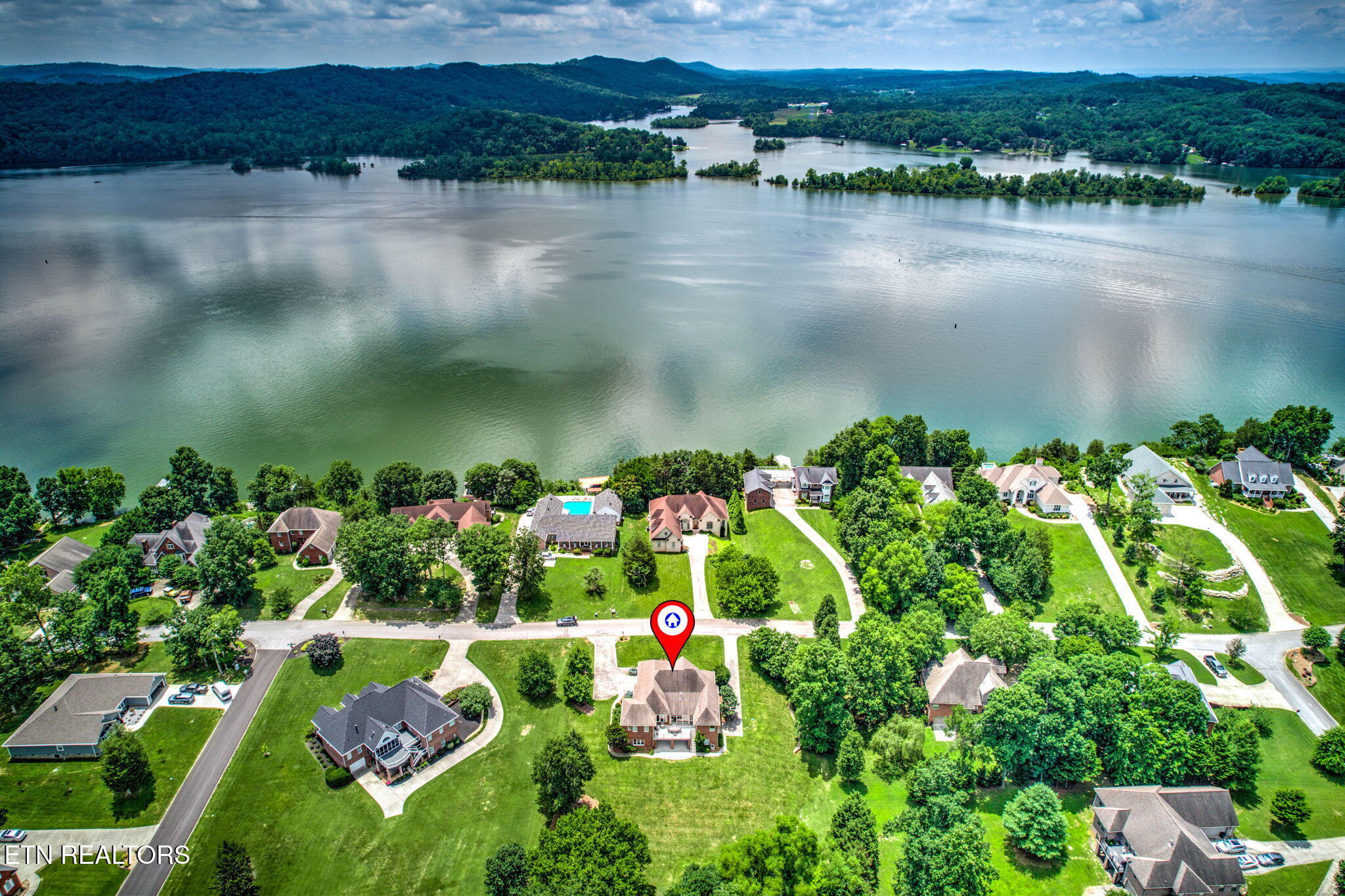 Kingston, Tennessee, 37763, United States, 3 Bedrooms Bedrooms, ,4 BathroomsBathrooms,Residential,For Sale,1885979