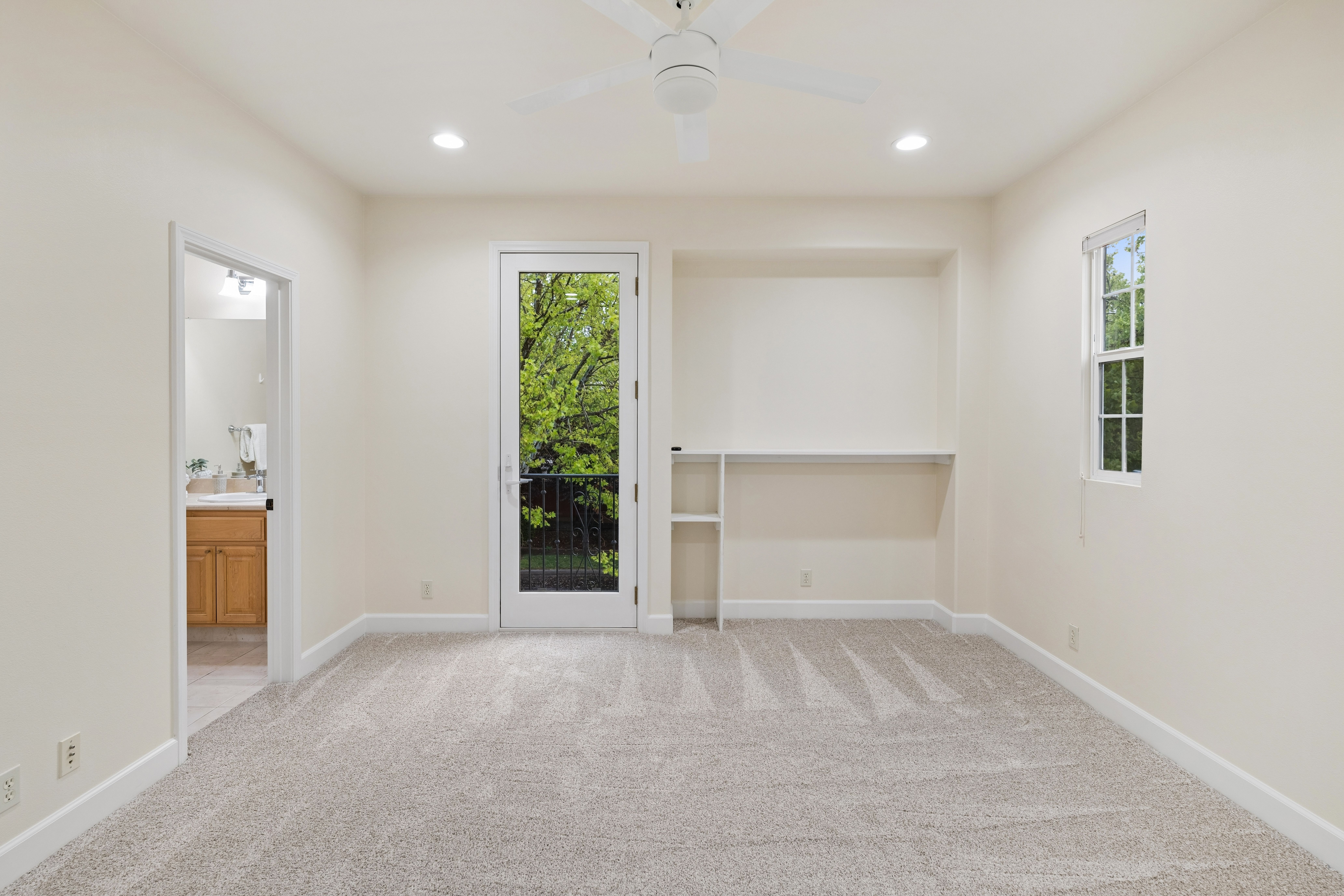  Panoramic Views and Timeless Design in This Stunning Shapell ?Gallery? Residence - 物件實景