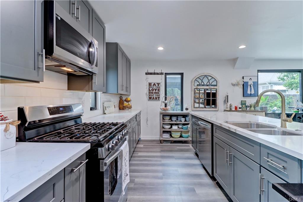Los ANgeles, California, 90004, United States, 5 Bedrooms Bedrooms, ,2 BathroomsBathrooms,Residential,For Sale,1756474