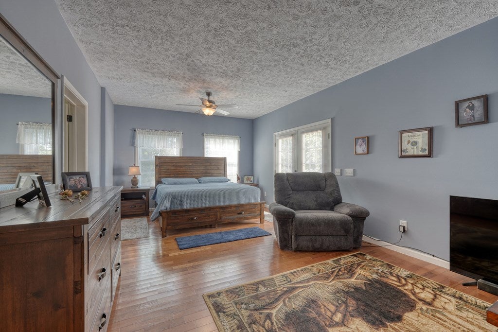Murphy, North Carolina, 28906, United States, 3 Bedrooms Bedrooms, ,3 BathroomsBathrooms,Residential,For Sale,1902366