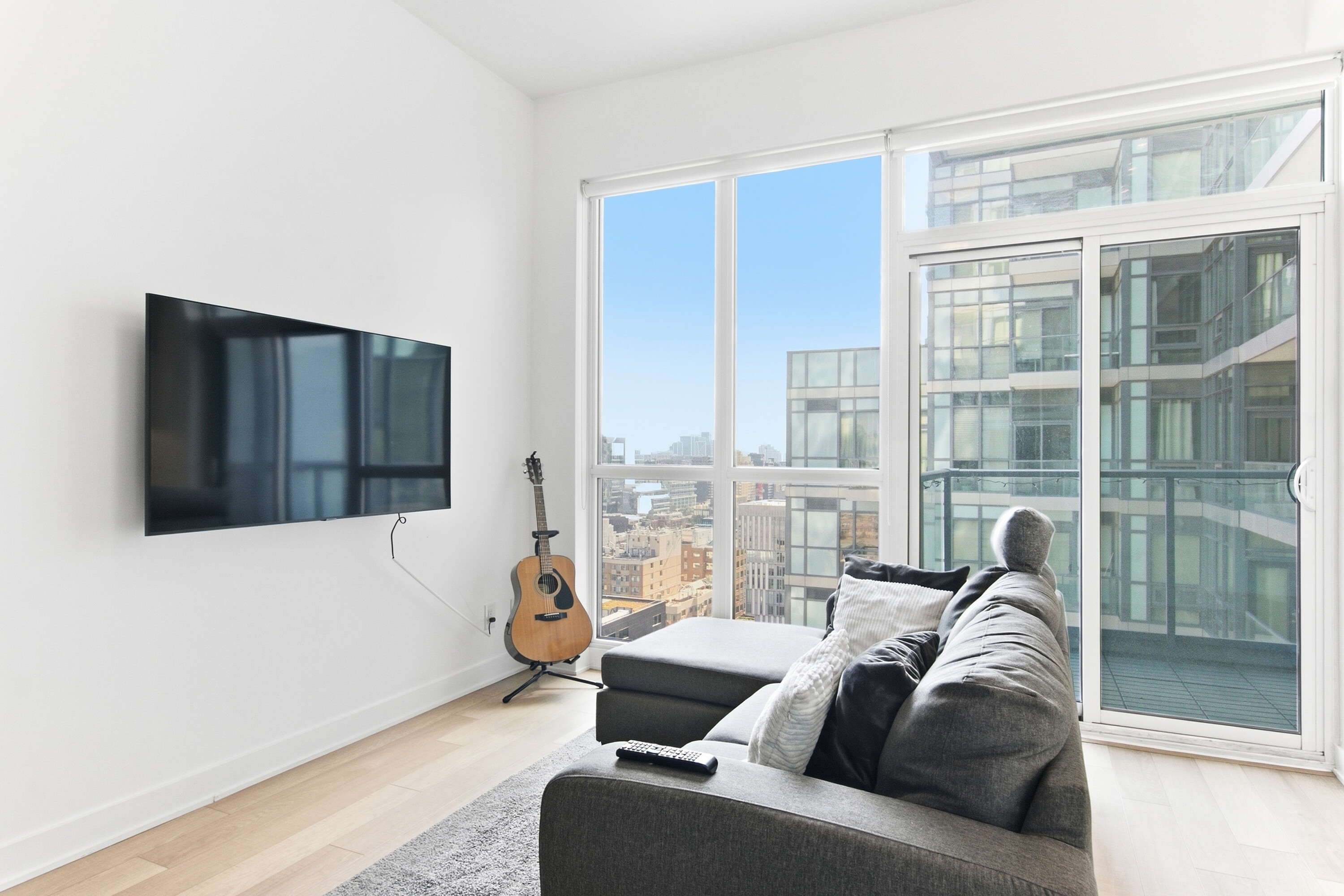  210 Simcoe Street - 物件實景