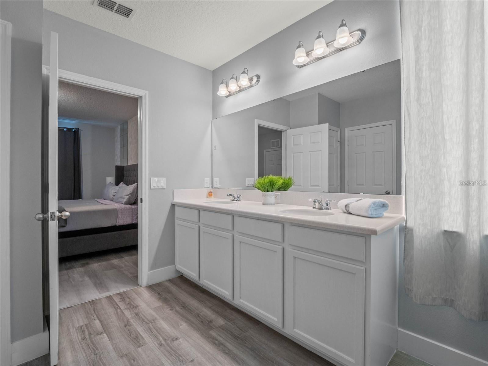DAVENPORT, Florida, 33896, United States, 4 Bedrooms Bedrooms, ,3 BathroomsBathrooms,Residential,For Sale,1950977