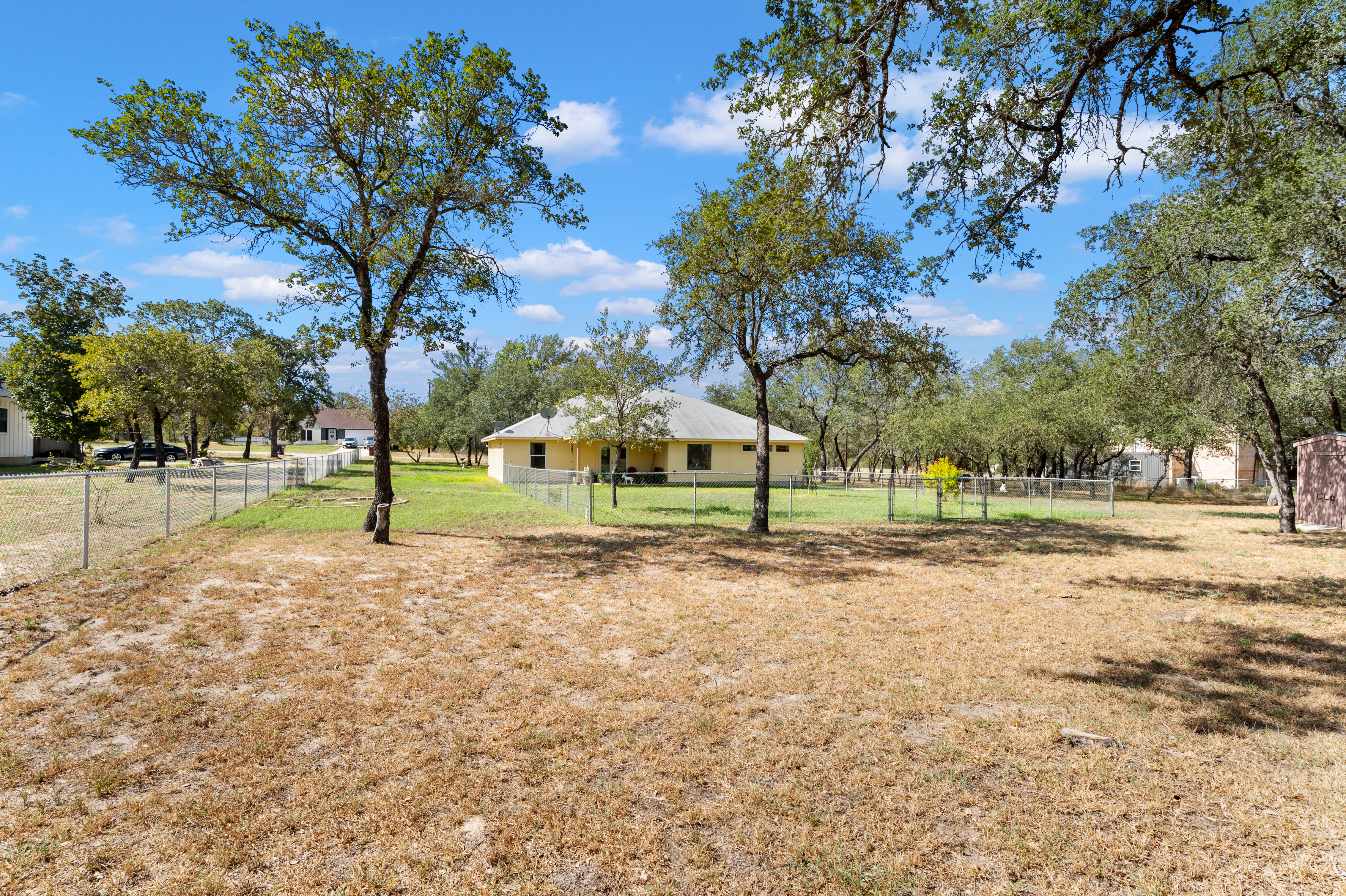  Spacious Poteet Home on 1.02 Acres - 物件實景