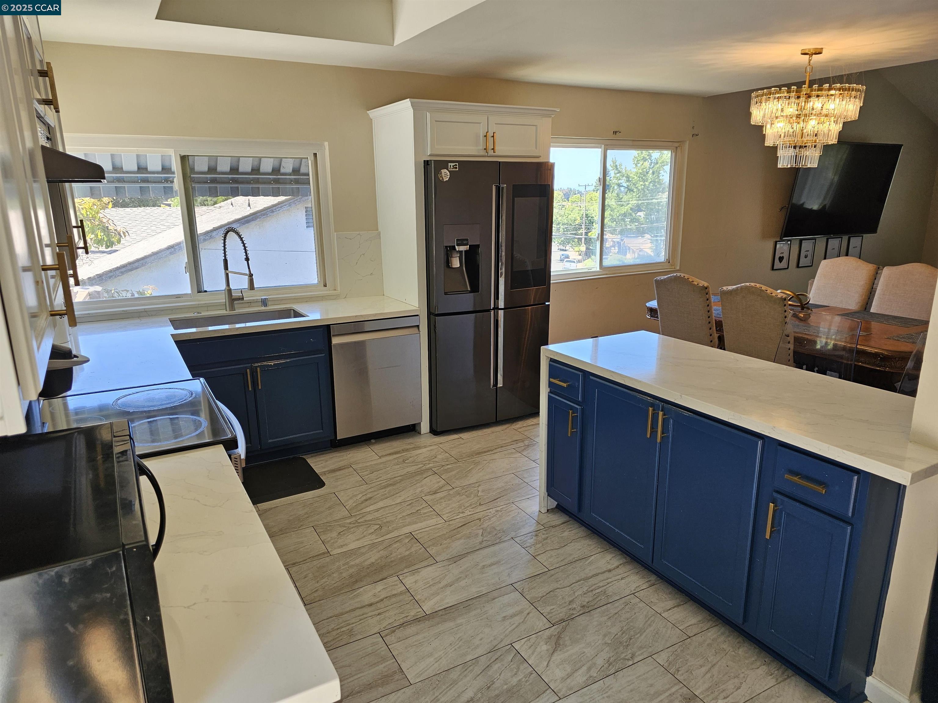 Pinole, California, 94564, United States, 3 Bedrooms Bedrooms, ,2 BathroomsBathrooms,Residential,For Sale,1877379