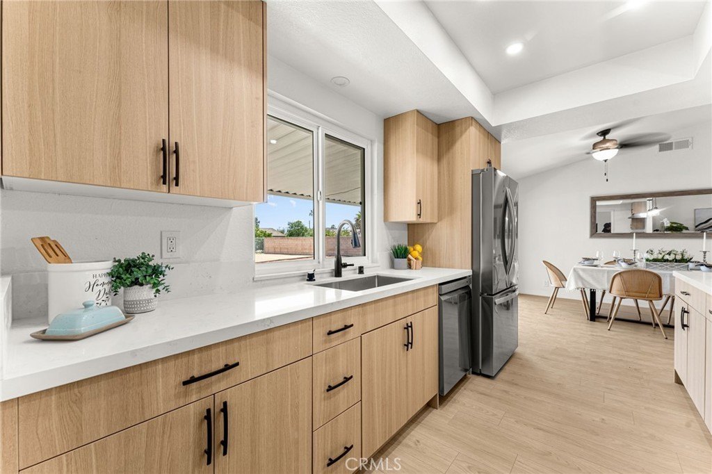 Montclair, California, 91763, United States, 4 Bedrooms Bedrooms, ,2 BathroomsBathrooms,Residential,For Sale,2048978