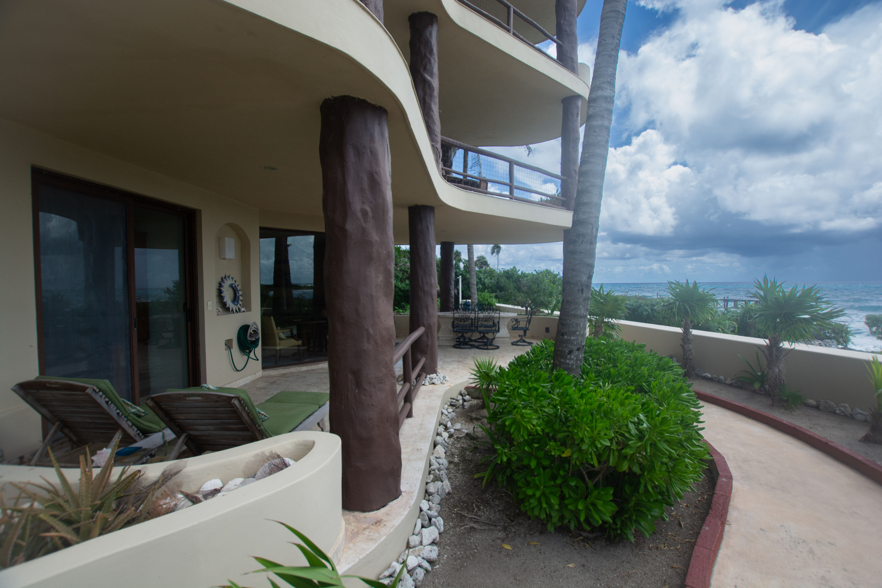  EXCLUSIVE OCEANFRONT RESIDENCE, 2 BED 2 AND BATH PANORAMIC VIEWS - 物件實景