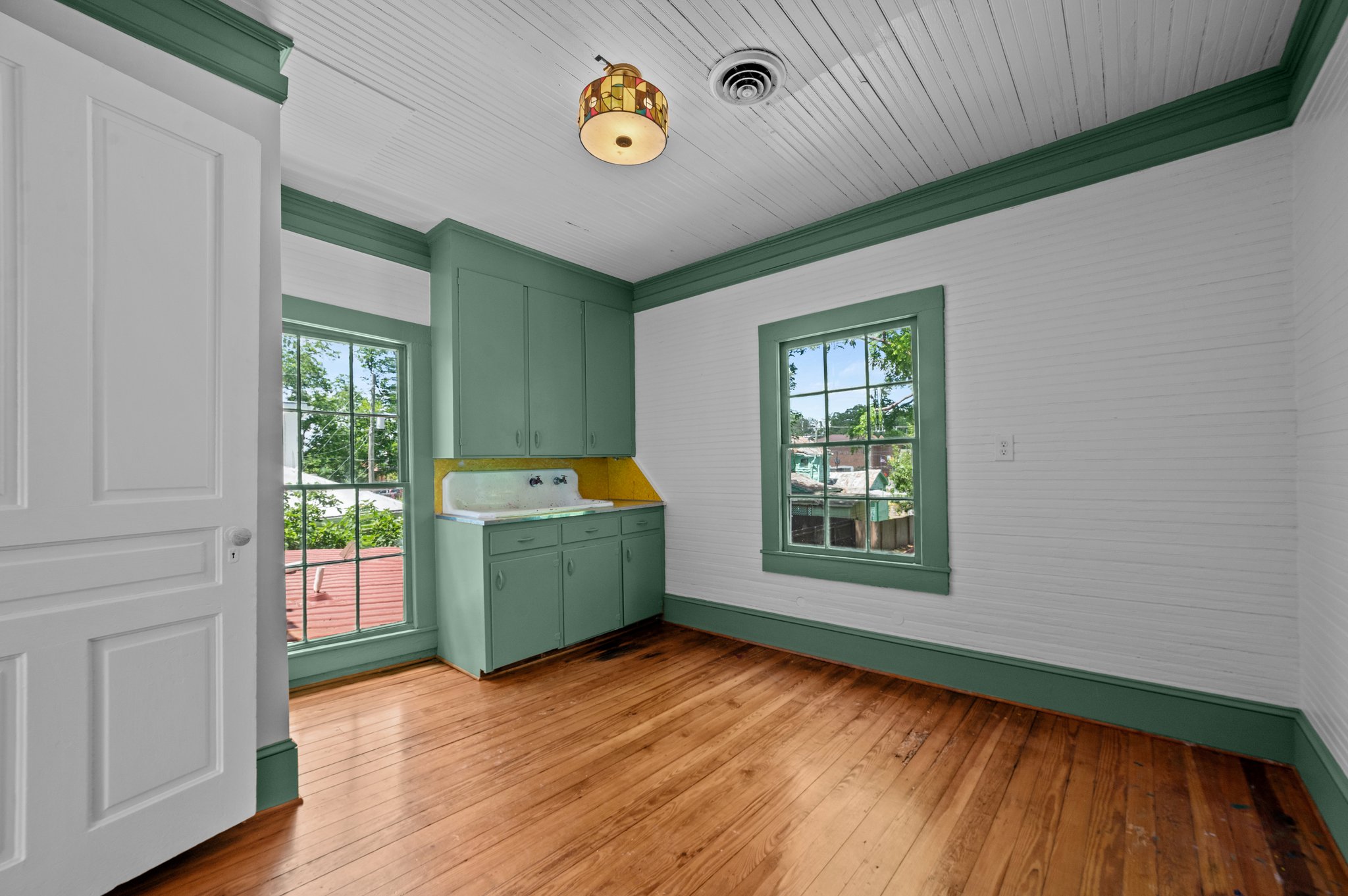 Washington, North Carolina, 27889, United States, 5 Bedrooms Bedrooms, ,3 BathroomsBathrooms,Residential,For Sale,1869236