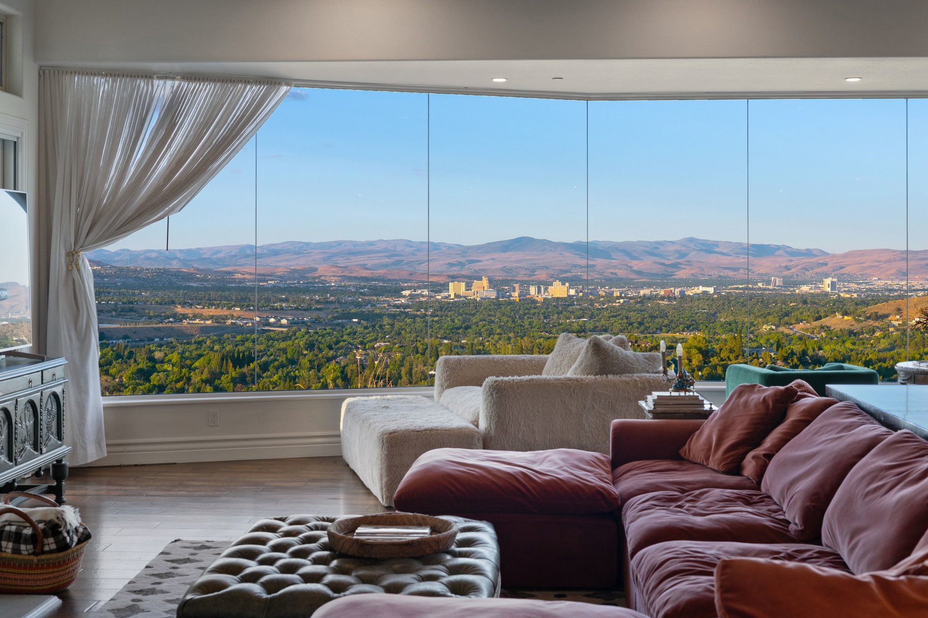  Elevated Living. Endless Views. - 物件實景