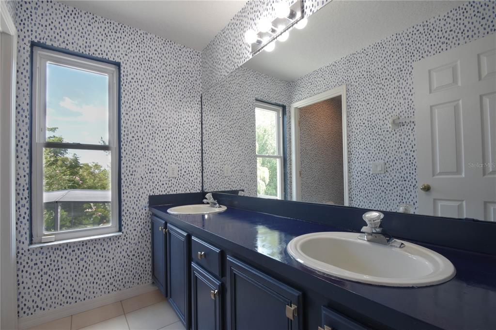 Orlando, Florida, 32828, United States, 4 Bedrooms Bedrooms, ,3 BathroomsBathrooms,Residential,For Sale,1902586