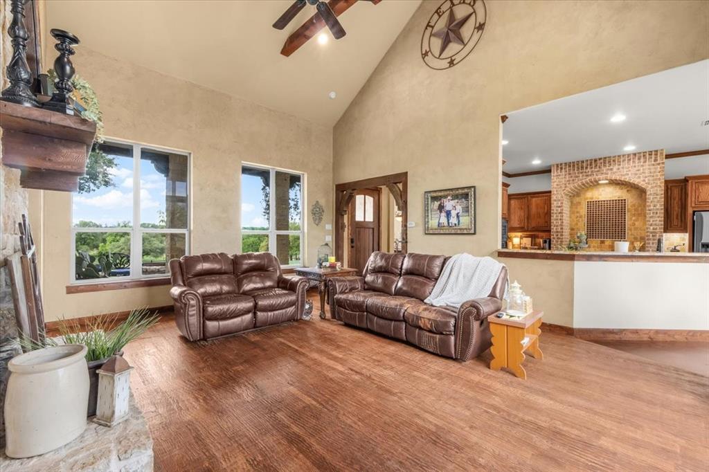 Weatherford, Texas, 76085, United States, 4 Bedrooms Bedrooms, ,3 BathroomsBathrooms,Residential,For Sale,2040149
