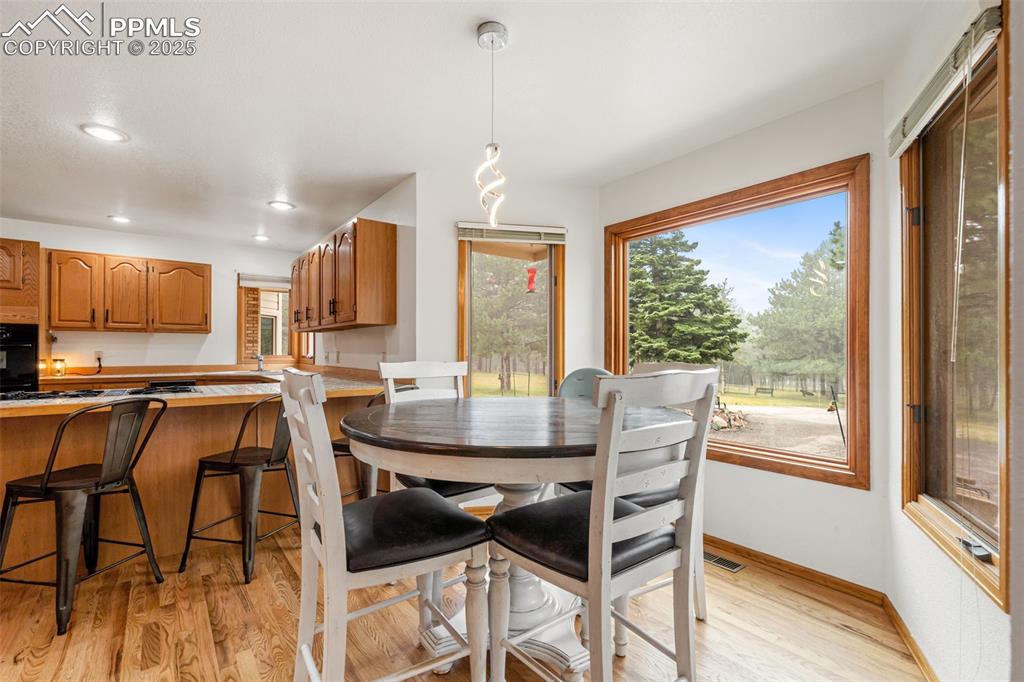 Monument, Colorado, 80132, United States, 4 Bedrooms Bedrooms, ,4 BathroomsBathrooms,Residential,For Sale,1934260