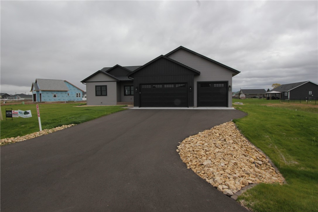 Chippewa Falls, Wisconsin, 54729, United States, 5 Bedrooms Bedrooms, ,3 BathroomsBathrooms,Residential,For Sale,1979363