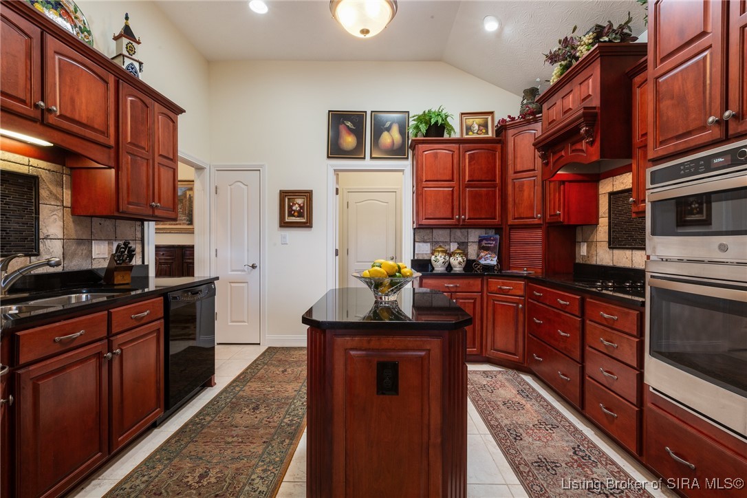 Jeffersonville, Indiana, 47130, United States, 3 Bedrooms Bedrooms, ,2 BathroomsBathrooms,Residential,For Sale,1752485