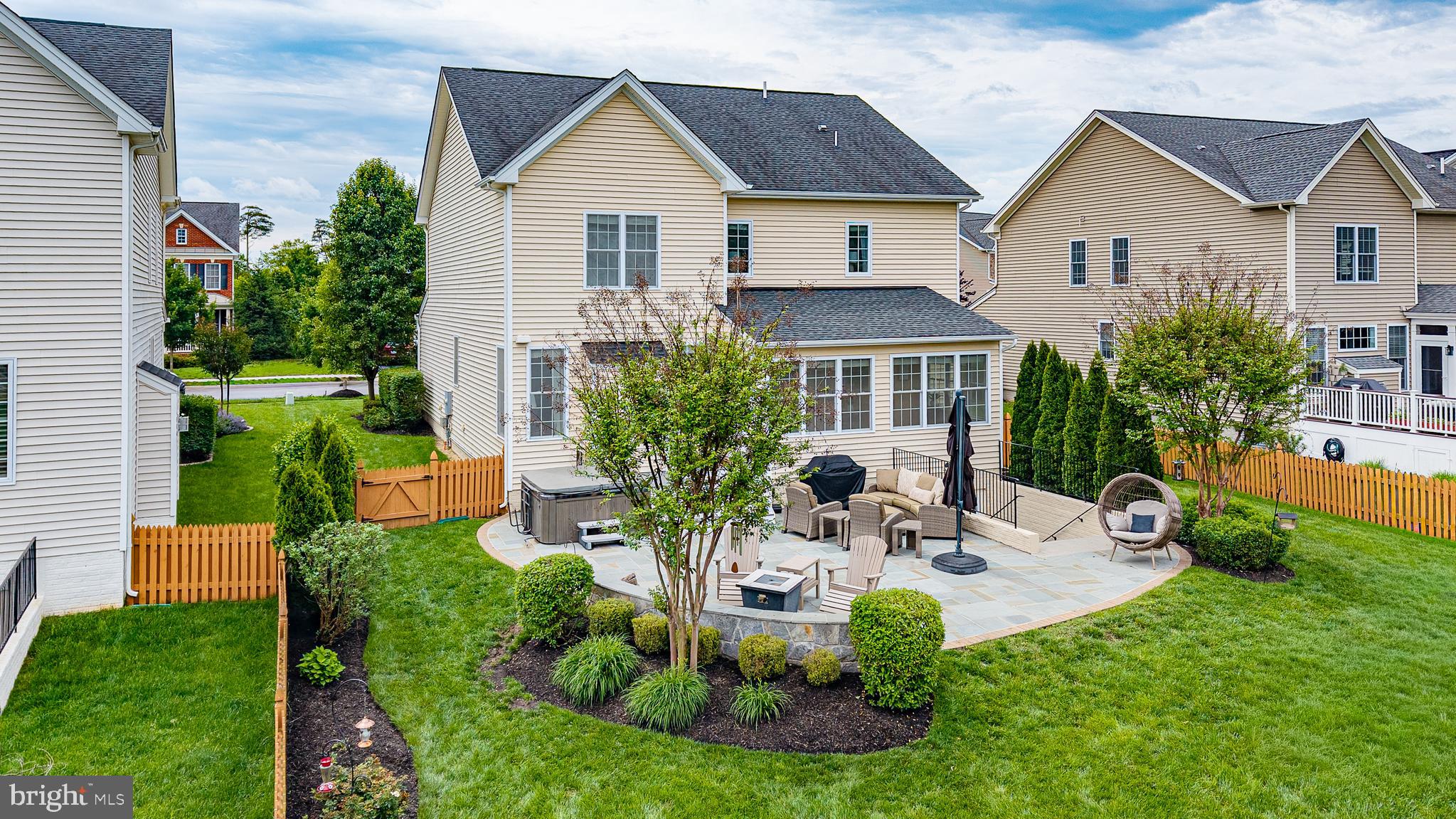 Haymarket, Virginia, 20169, United States, 4 Bedrooms Bedrooms, ,5 BathroomsBathrooms,Residential,For Sale,2048396