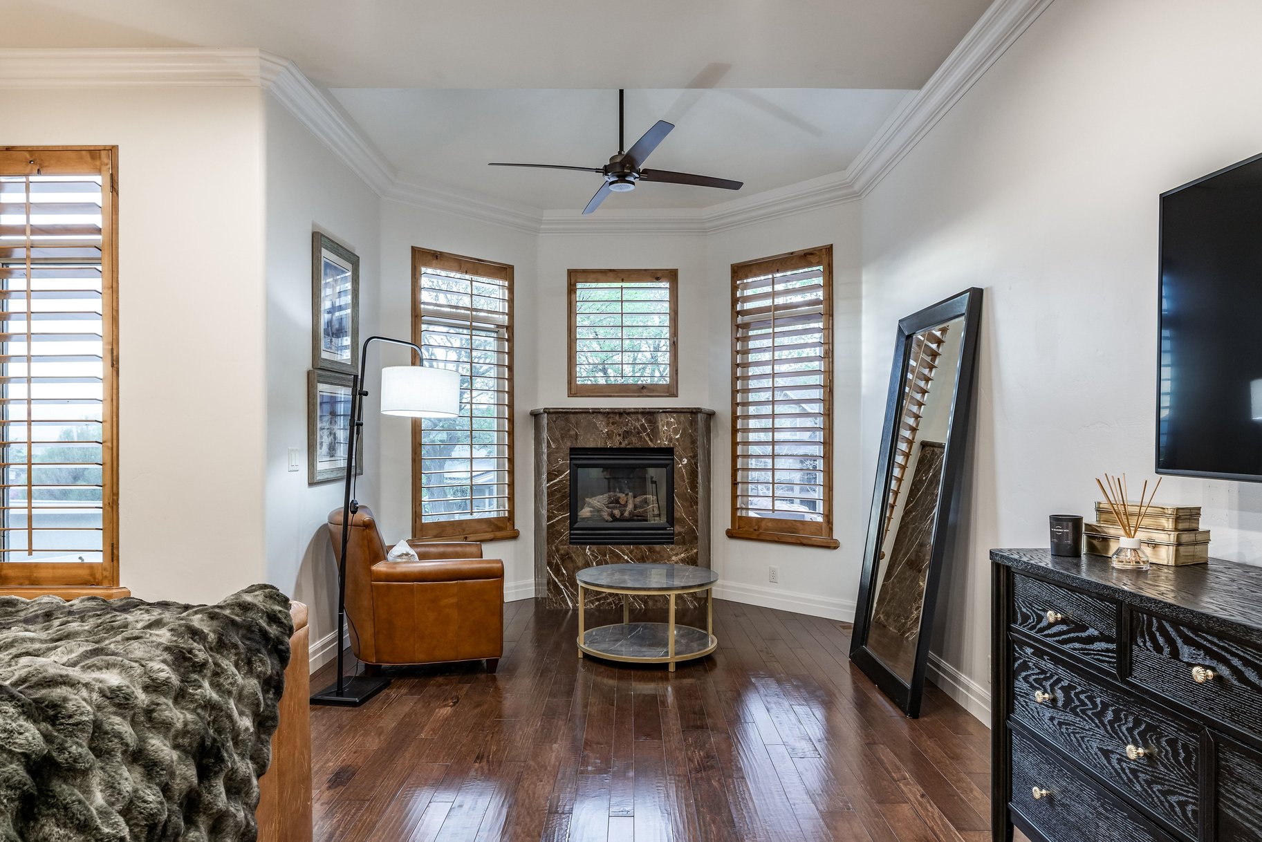  Custom 2-Story Parade Home with Dolphin Bolderscape Grotto Pool & 6 Car Garage - 物件實景