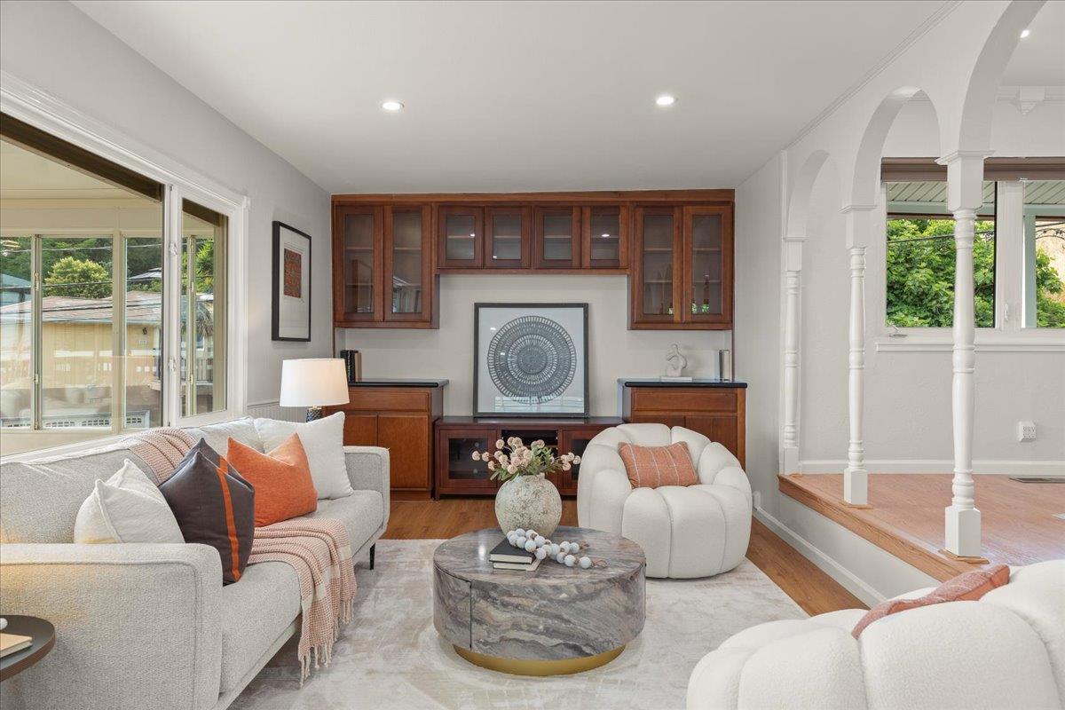 Castro Valley, California, 94546, United States, 4 Bedrooms Bedrooms, ,3 BathroomsBathrooms,Residential,For Sale,1989178