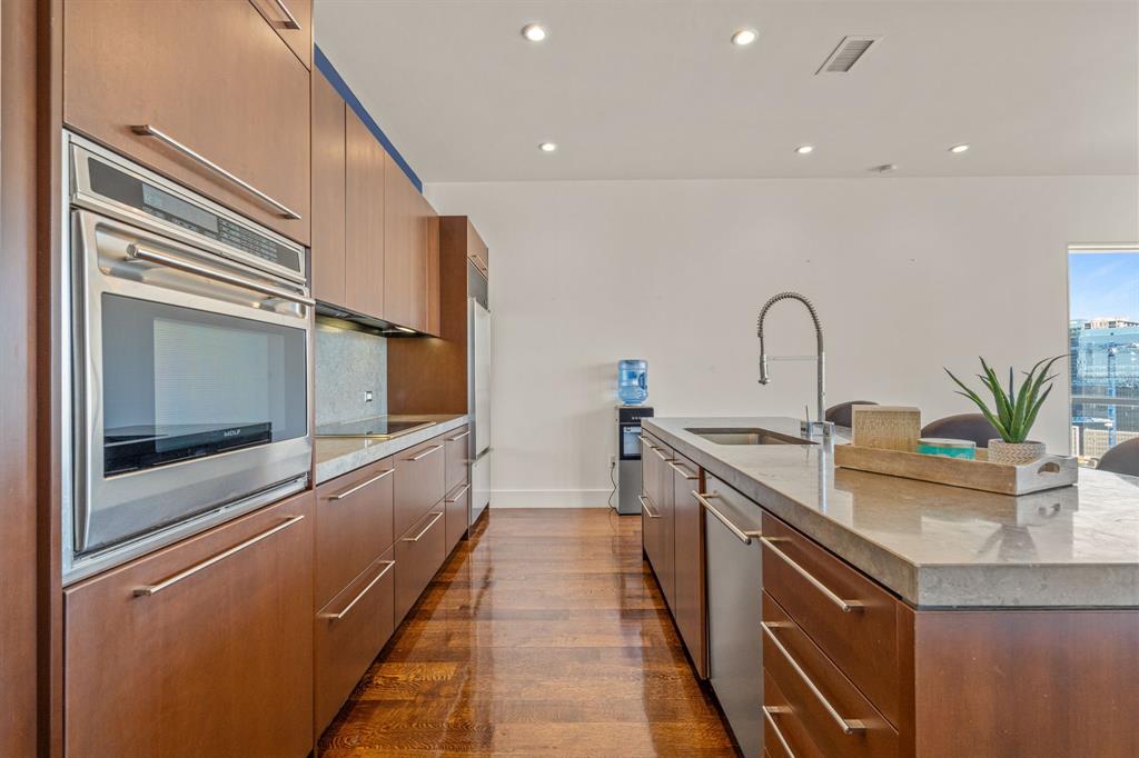 Dallas, Texas, 75219, United States, 2 Bedrooms Bedrooms, ,3 BathroomsBathrooms,Residential,For Sale,1916965