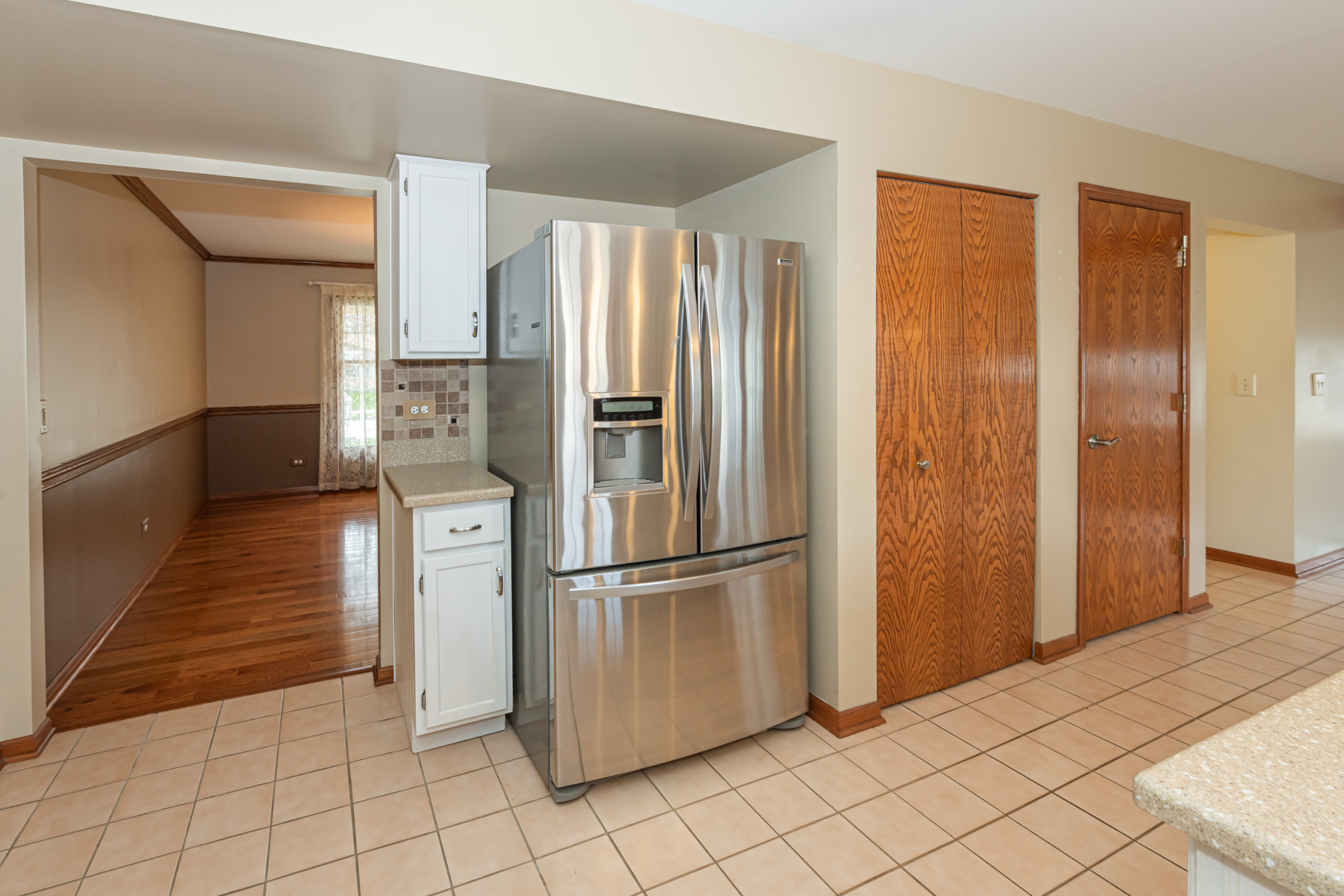  Beautifully Maintained Storybook Home - 物件實景