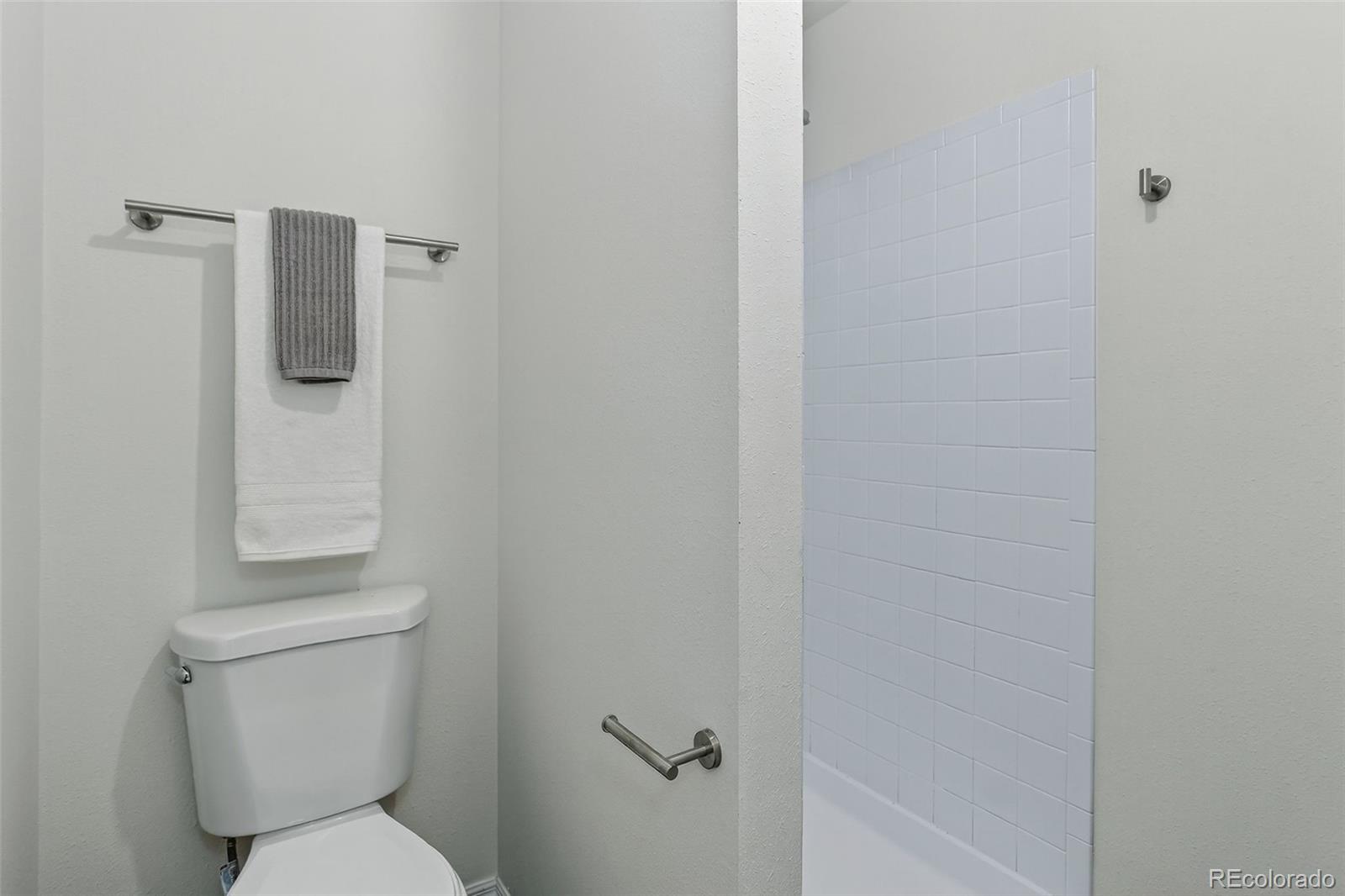 Longmont, Colorado, 80503, United States, 3 Bedrooms Bedrooms, ,1 BathroomBathrooms,Residential,For Sale,1958059