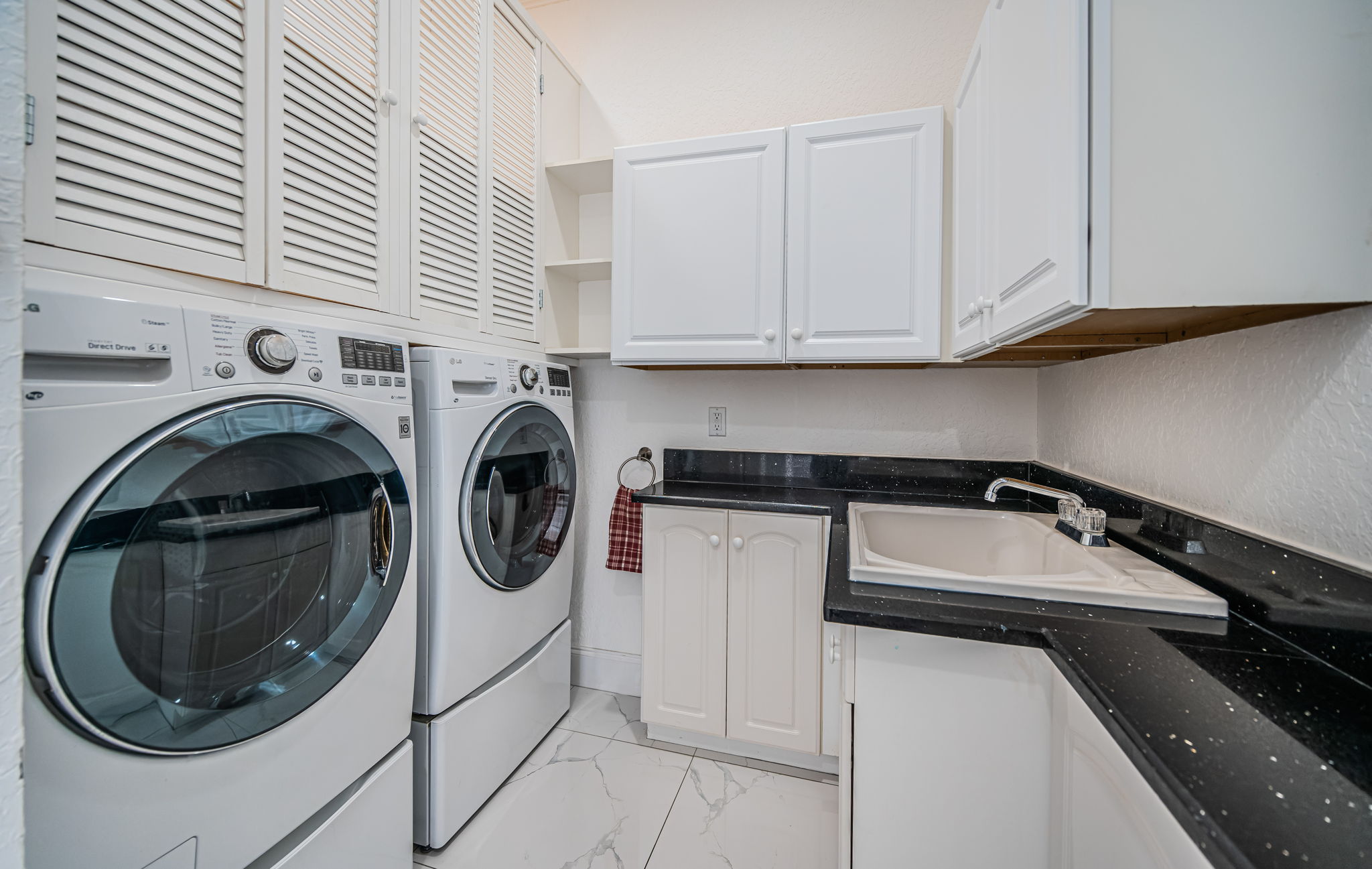 St Petersburg, Florida, 33707, United States, 4 Bedrooms Bedrooms, ,3 BathroomsBathrooms,Residential,For Sale,1992370