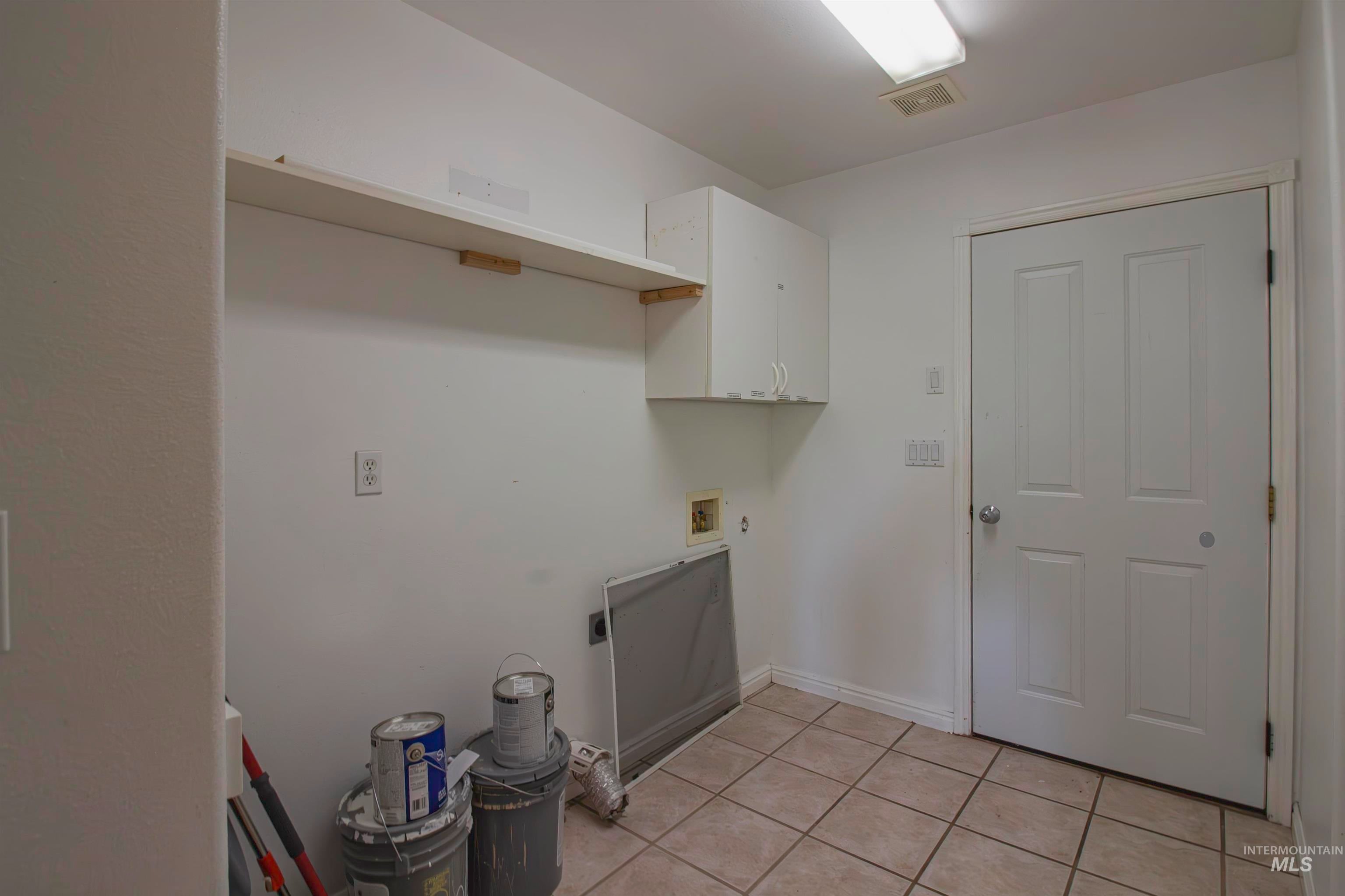 Ontario, Oregon, 97914, United States, 4 Bedrooms Bedrooms, ,3 BathroomsBathrooms,Residential,For Sale,1866488