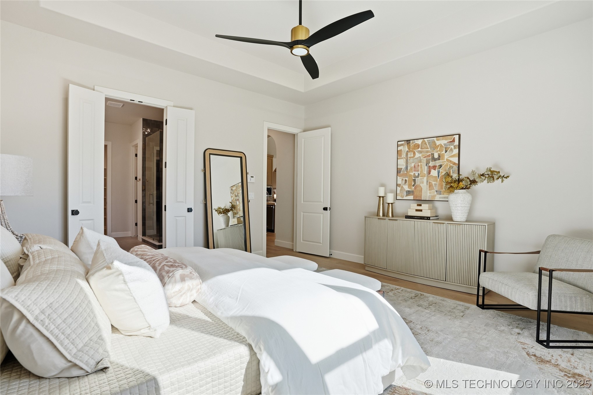 Tulsa, Oklahoma, 74114, United States, 4 Bedrooms Bedrooms, ,5 BathroomsBathrooms,Residential,For Sale,1990982