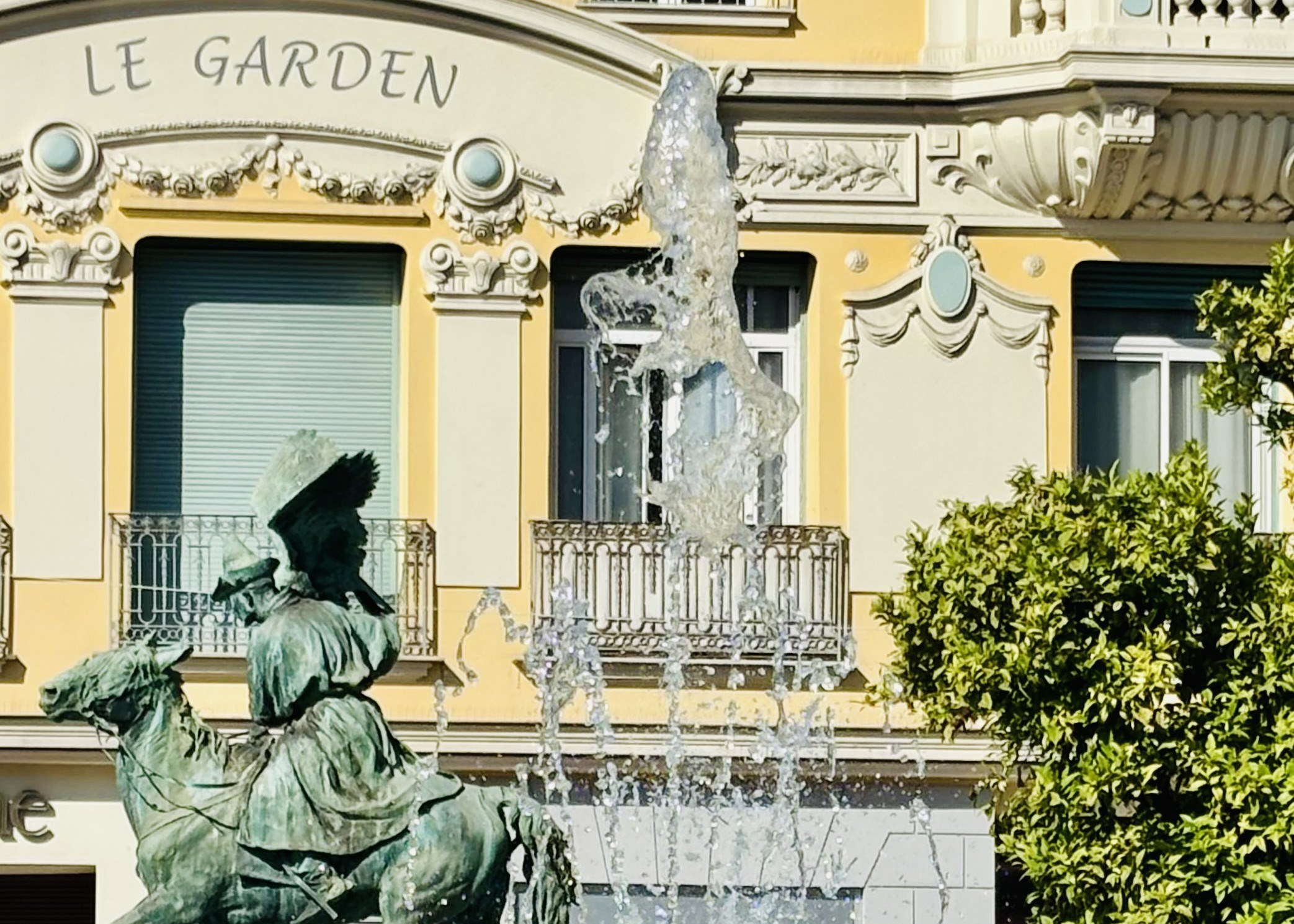  Luxury renovated apartment for sale in Menton, historic center with sea view - 物件實景