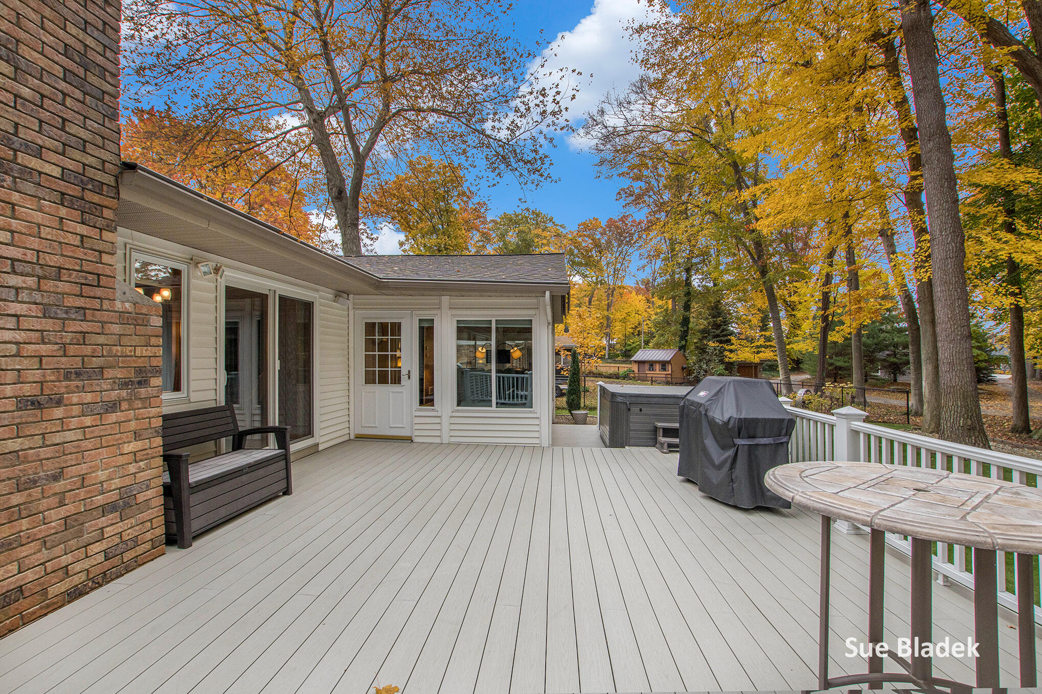 Holland, Michigan, 49424, United States, 3 Bedrooms Bedrooms, ,3 BathroomsBathrooms,Residential,For Sale,1989003