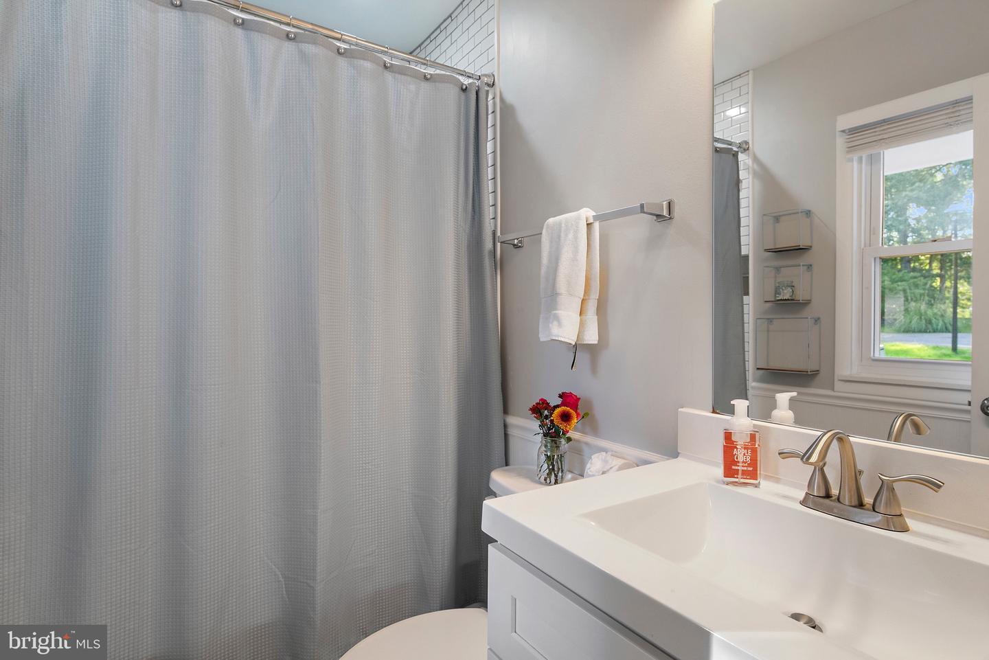 ANNAPOLIS, Maryland, 21401, United States, 4 Bedrooms Bedrooms, ,3 BathroomsBathrooms,Residential,For Sale,1988368