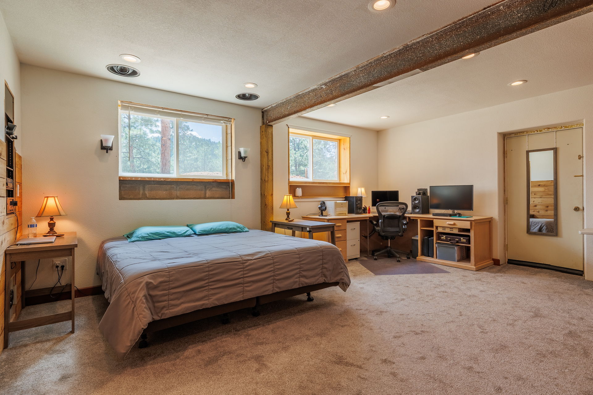 Woodland Park, Colorado, 80863, United States, 1 Bedroom Bedrooms, ,2 BathroomsBathrooms,Residential,For Sale,1896671