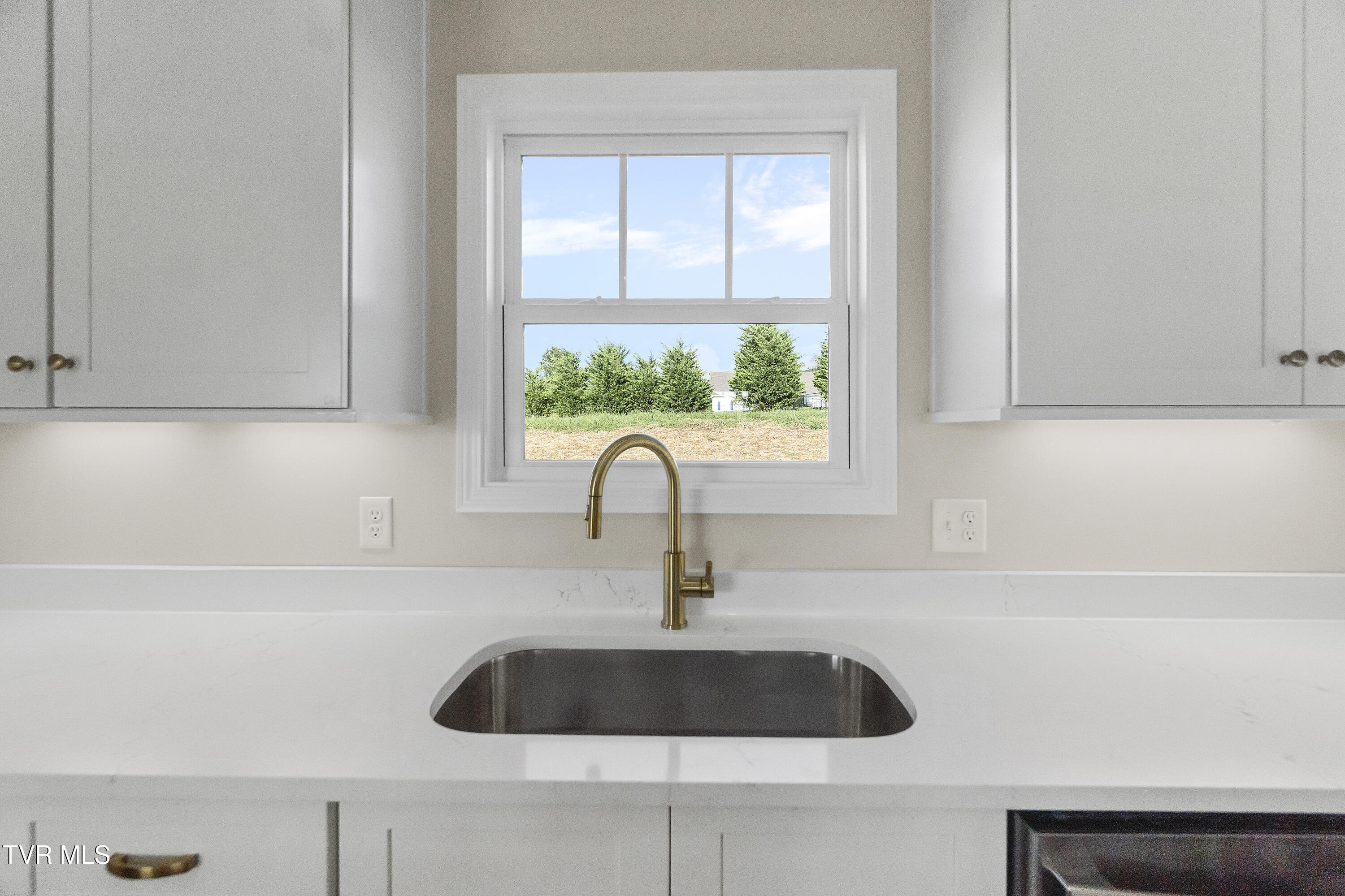 Greeneville, Tennessee, 37745, United States, 3 Bedrooms Bedrooms, ,2 BathroomsBathrooms,Residential,For Sale,1984464